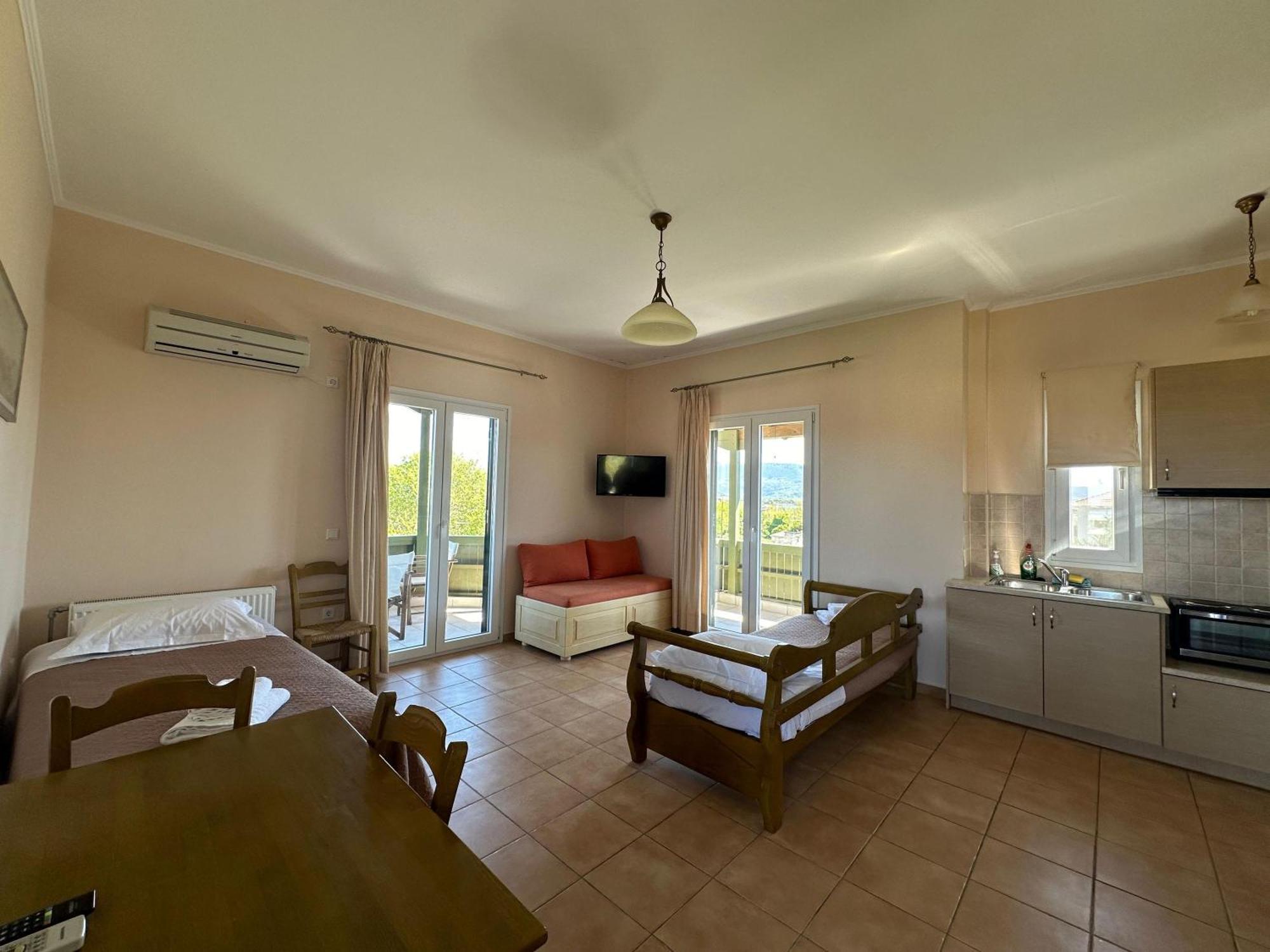 Porto Nirikos - Private Parking Lefkada City