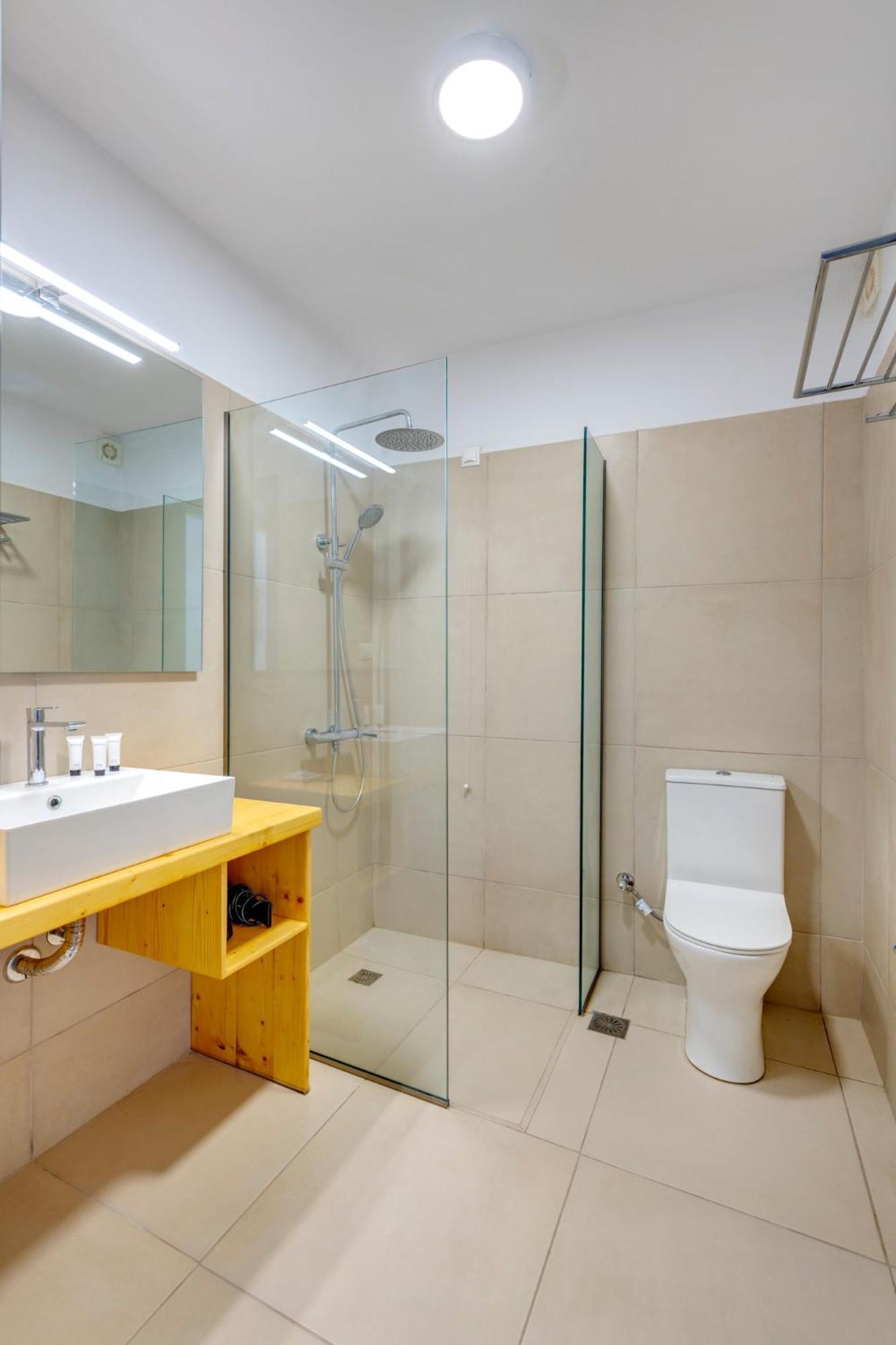 Kamelo Hotel 2*