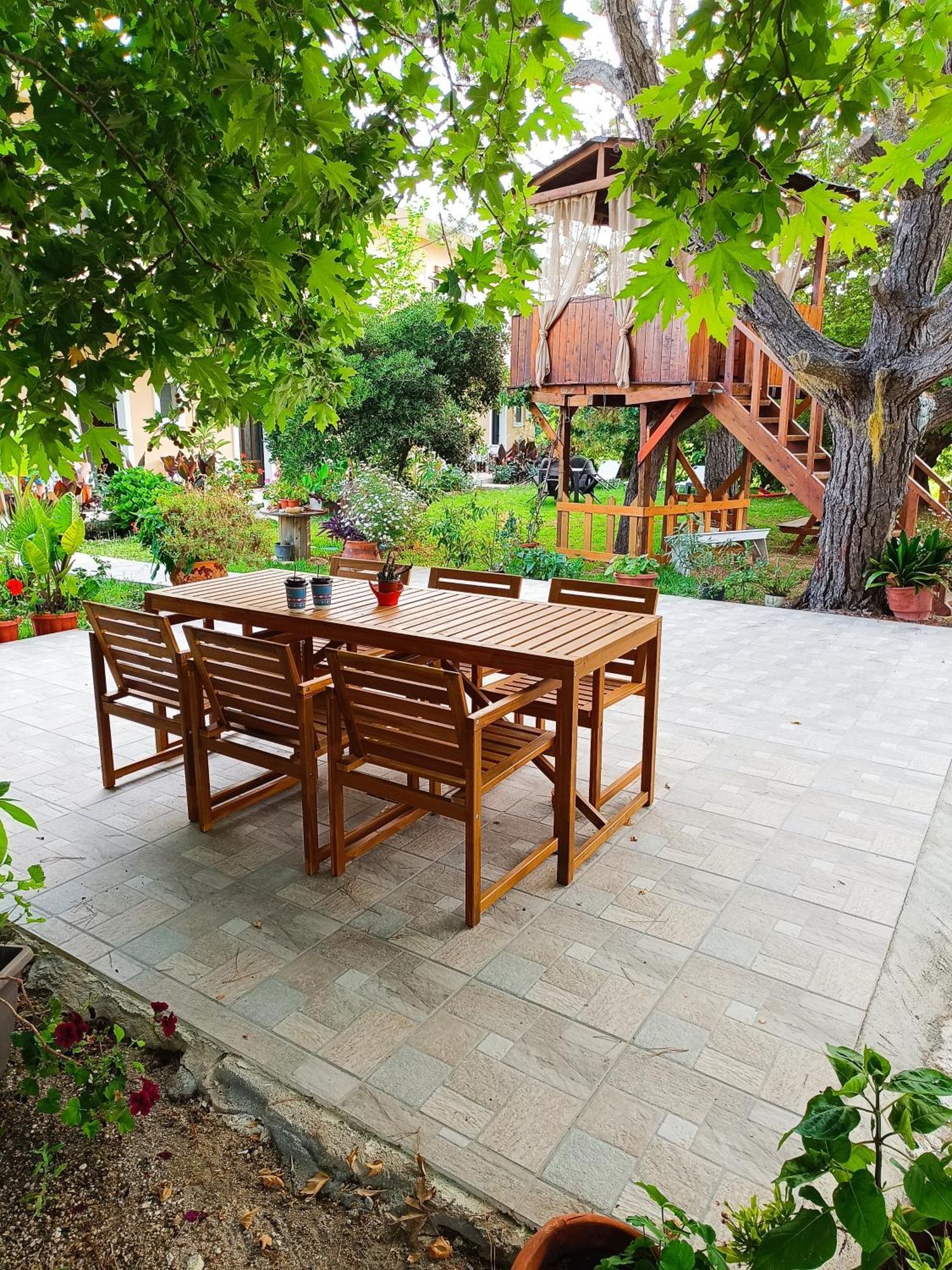 Gongis Aparthotel Agios Georgios (Corfu)