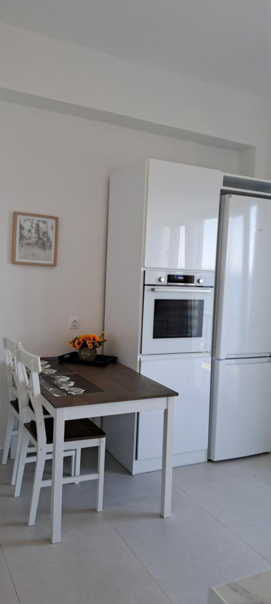 Dinas Piso Livadi