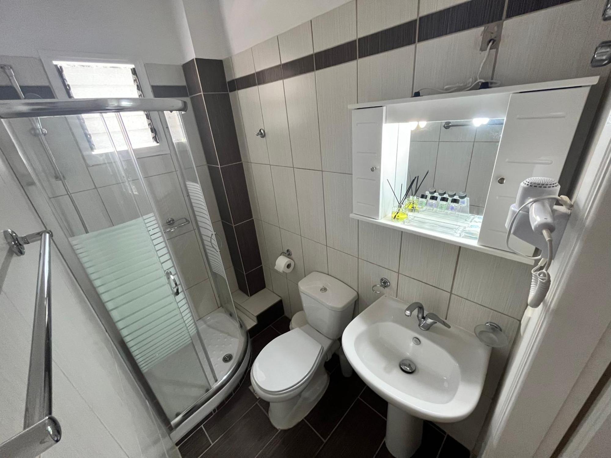 Anthoussa Guest house *
