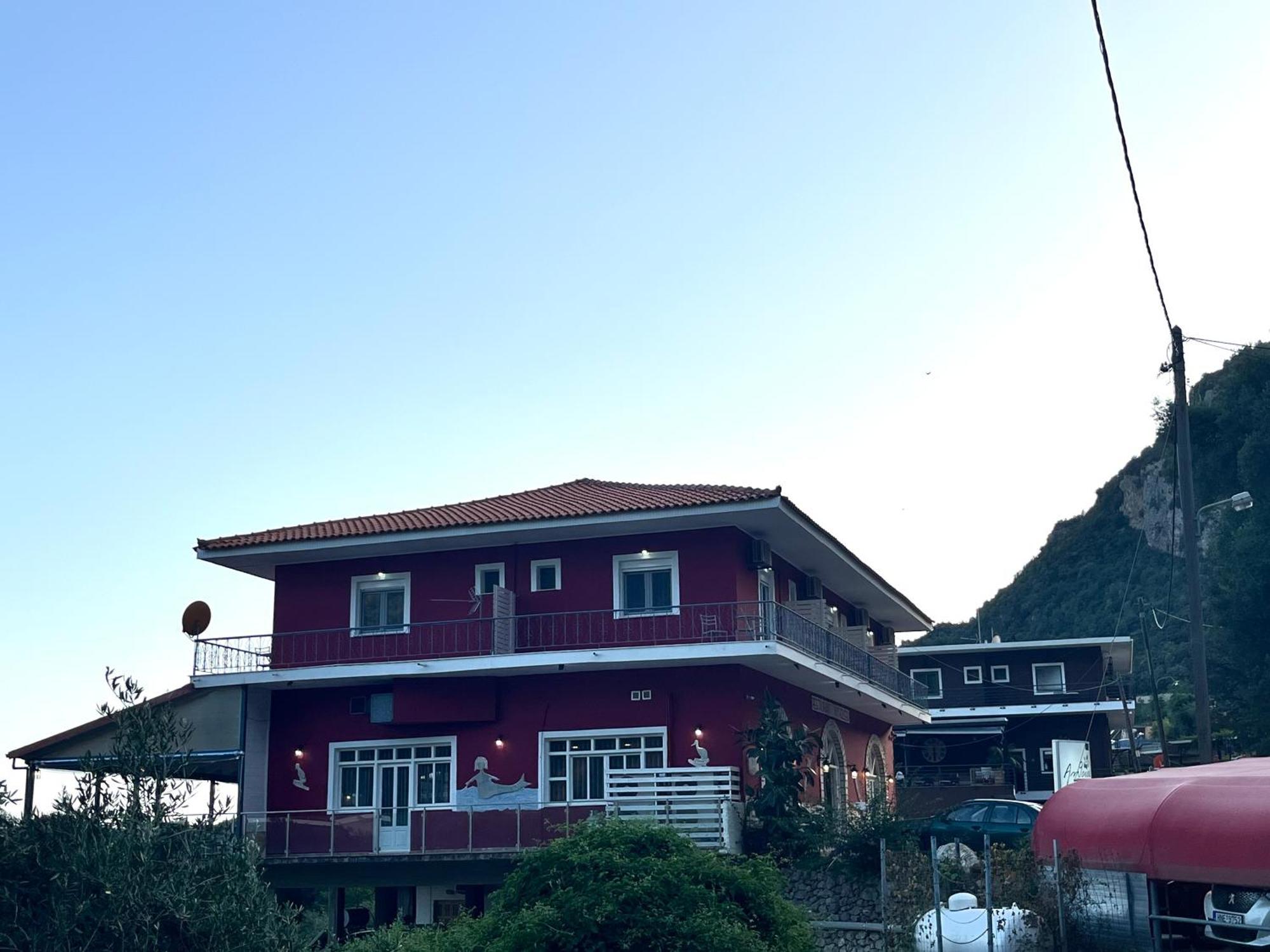 Anthoussa Guest house