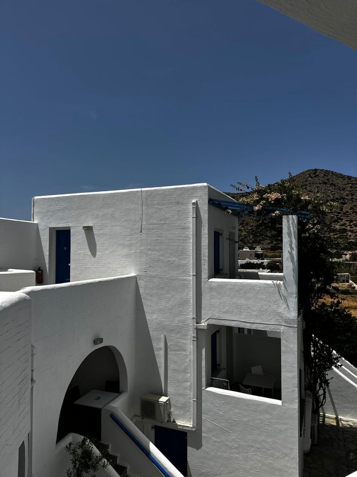 εvi Evan Hotel