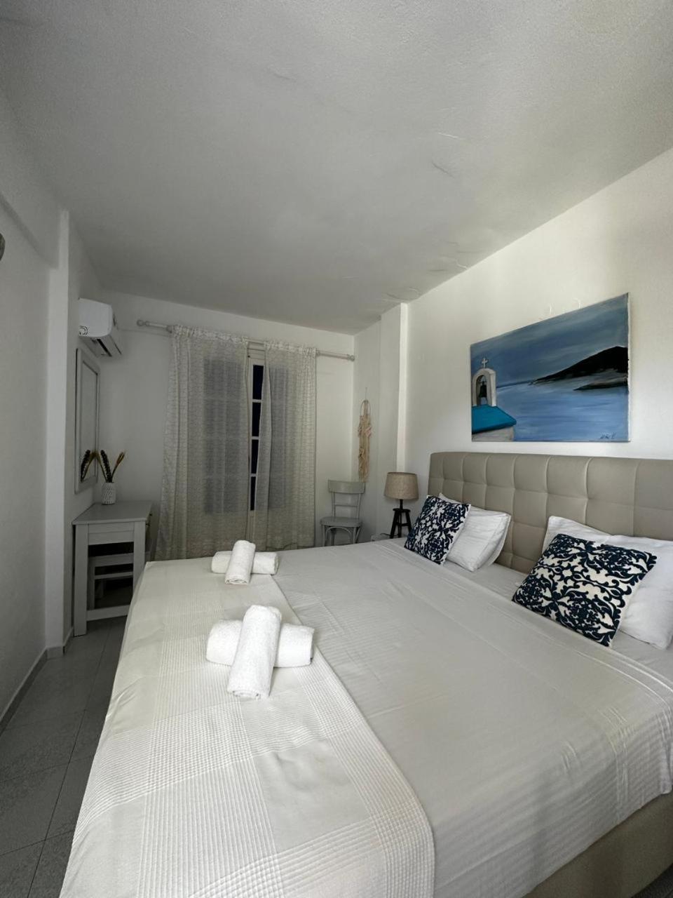 εvi Evan Hotel 2*
