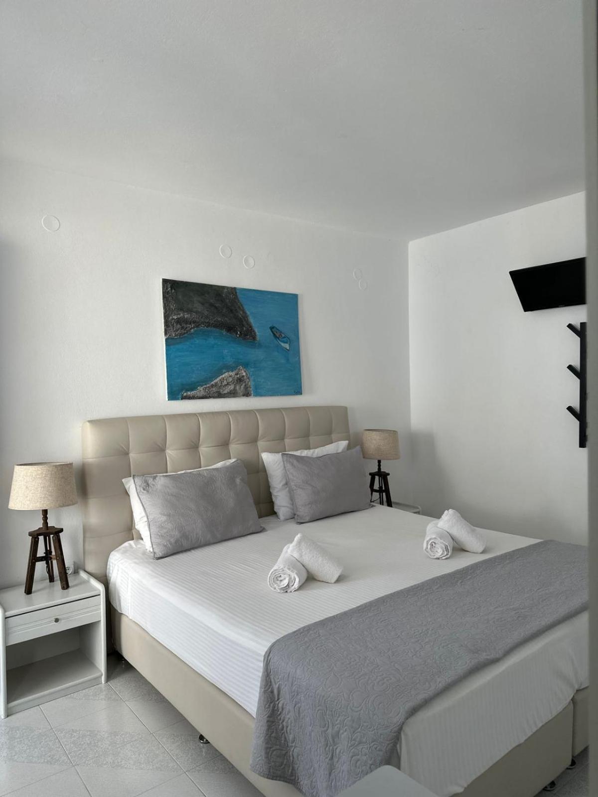εvi Evan Hotel