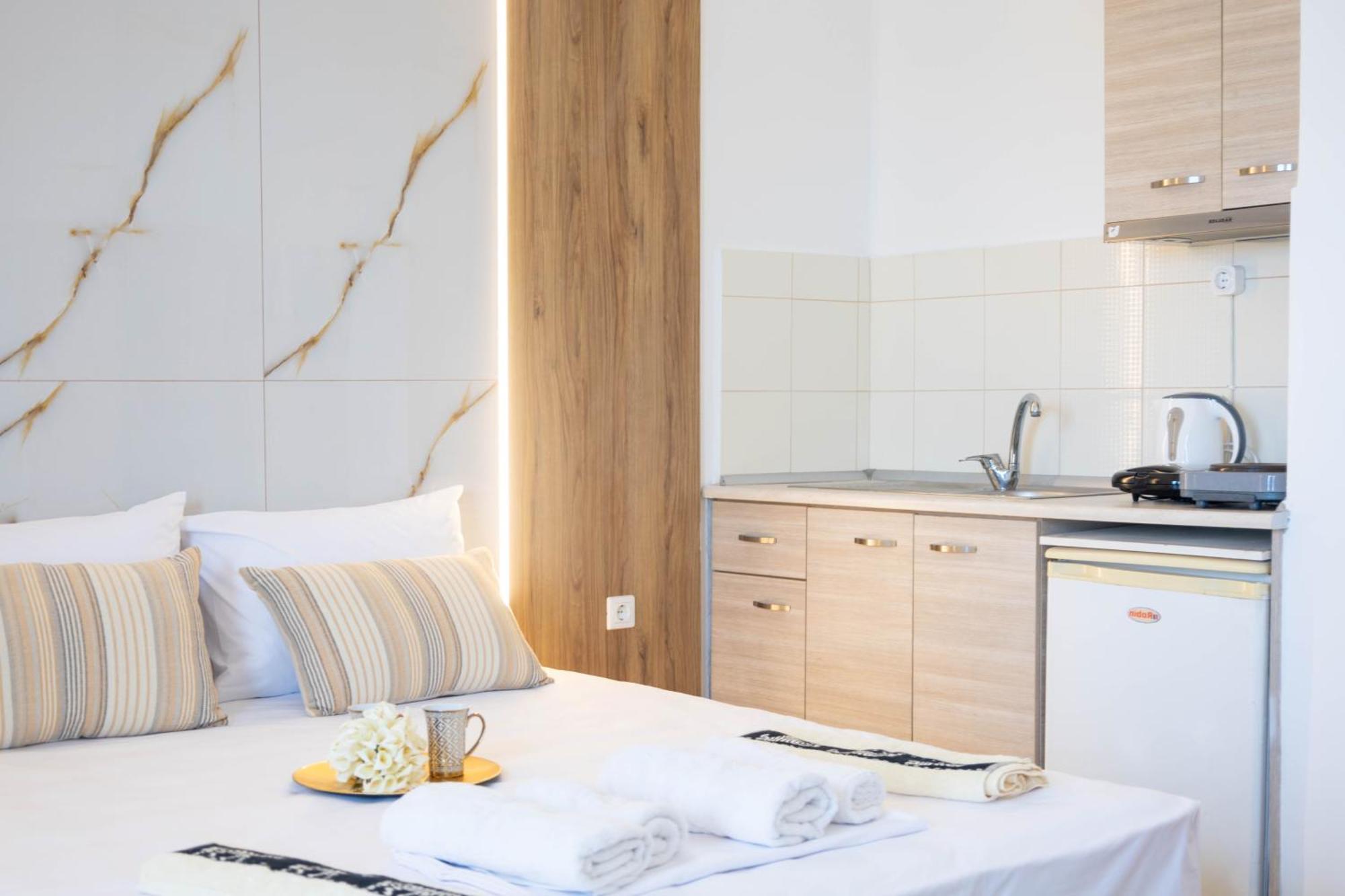 Apartment Hotel12 *