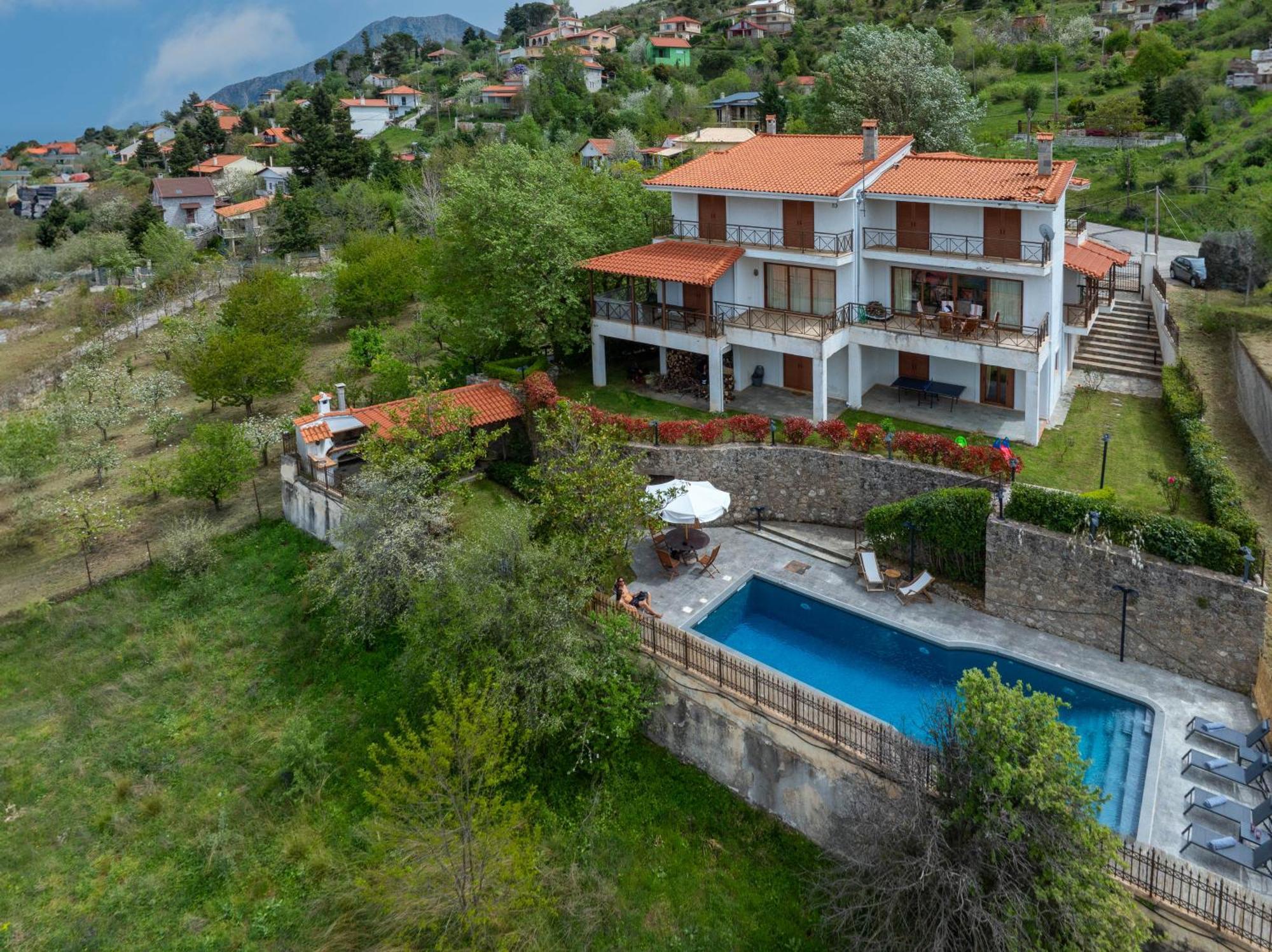 Traditional Luxury Armonia Villa *