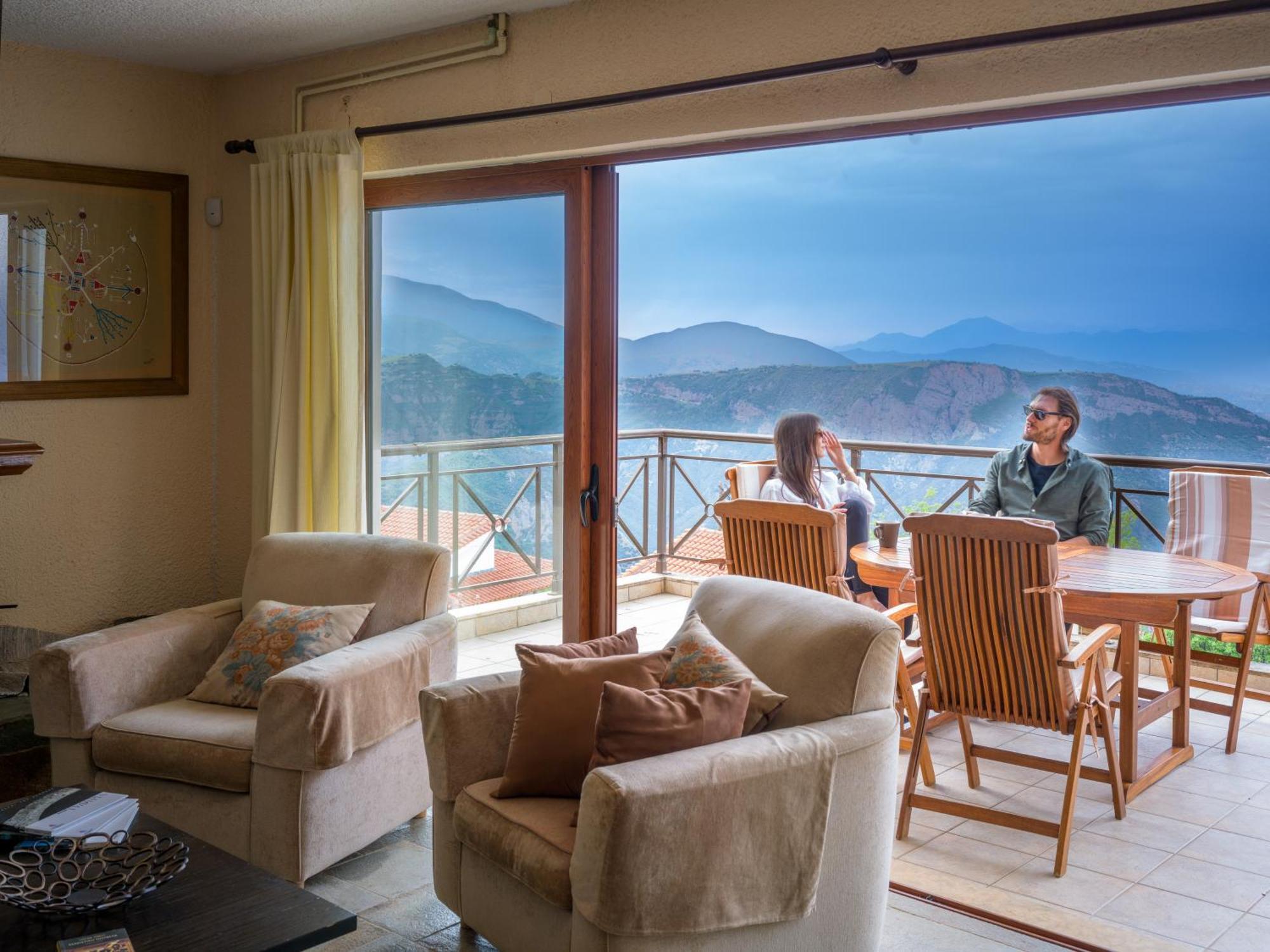 Traditional Luxury Armonia * Aigio