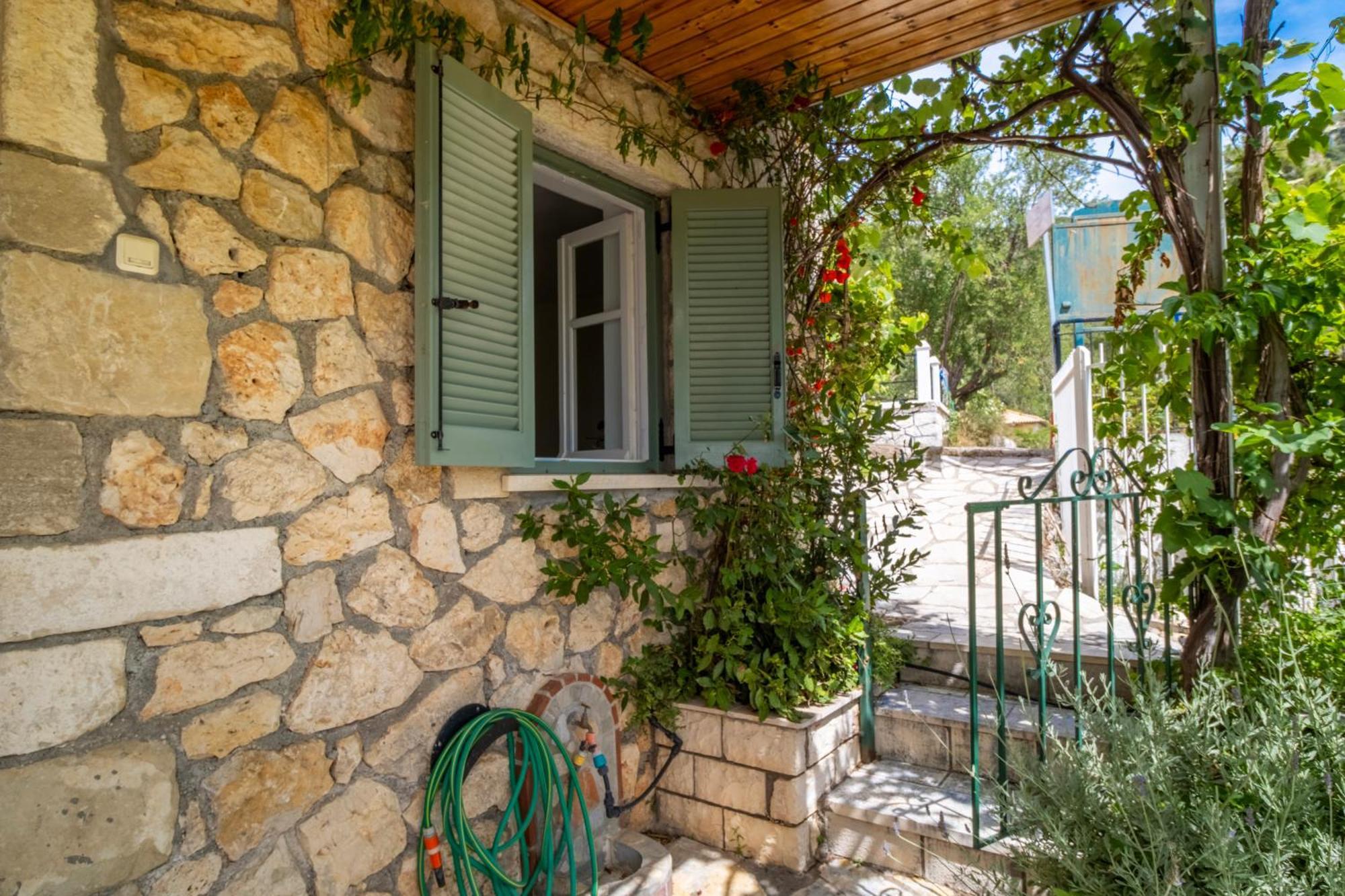 Kerkis Traditional Apartment Drymon