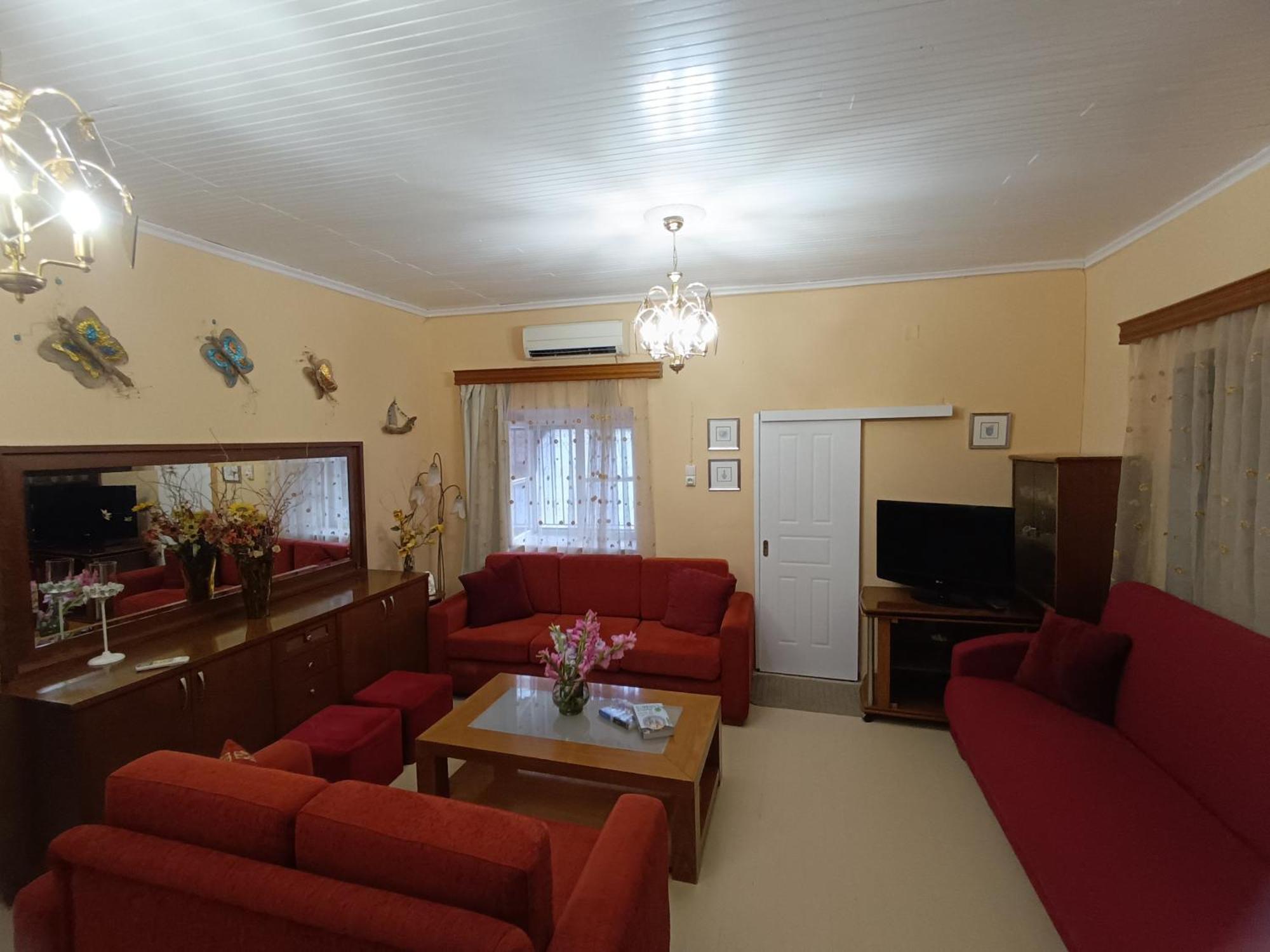 Rodomelo House With Terrace - 4 Bedrooms Apartment Leonidio