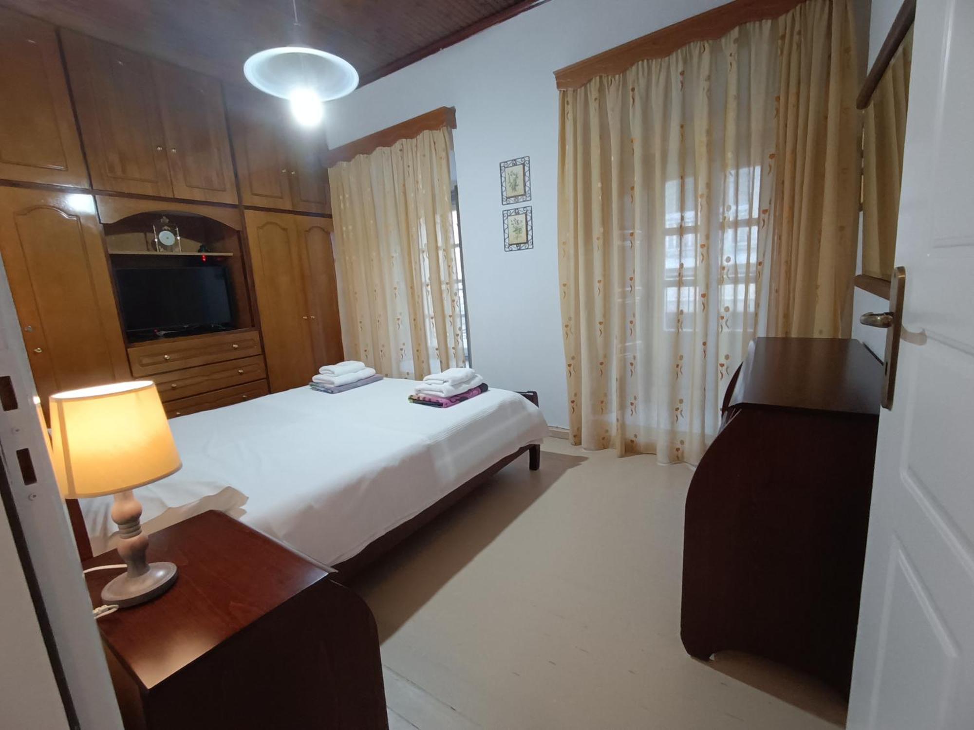 Rodomelo House With Terrace - 4 Bedrooms * Leonidio