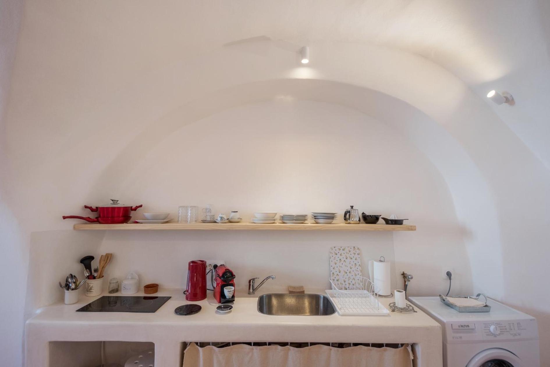 Santorinio Yellow House *