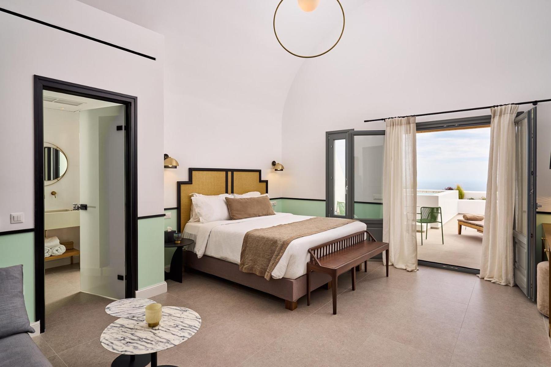 Hotel Alleys All-suite &