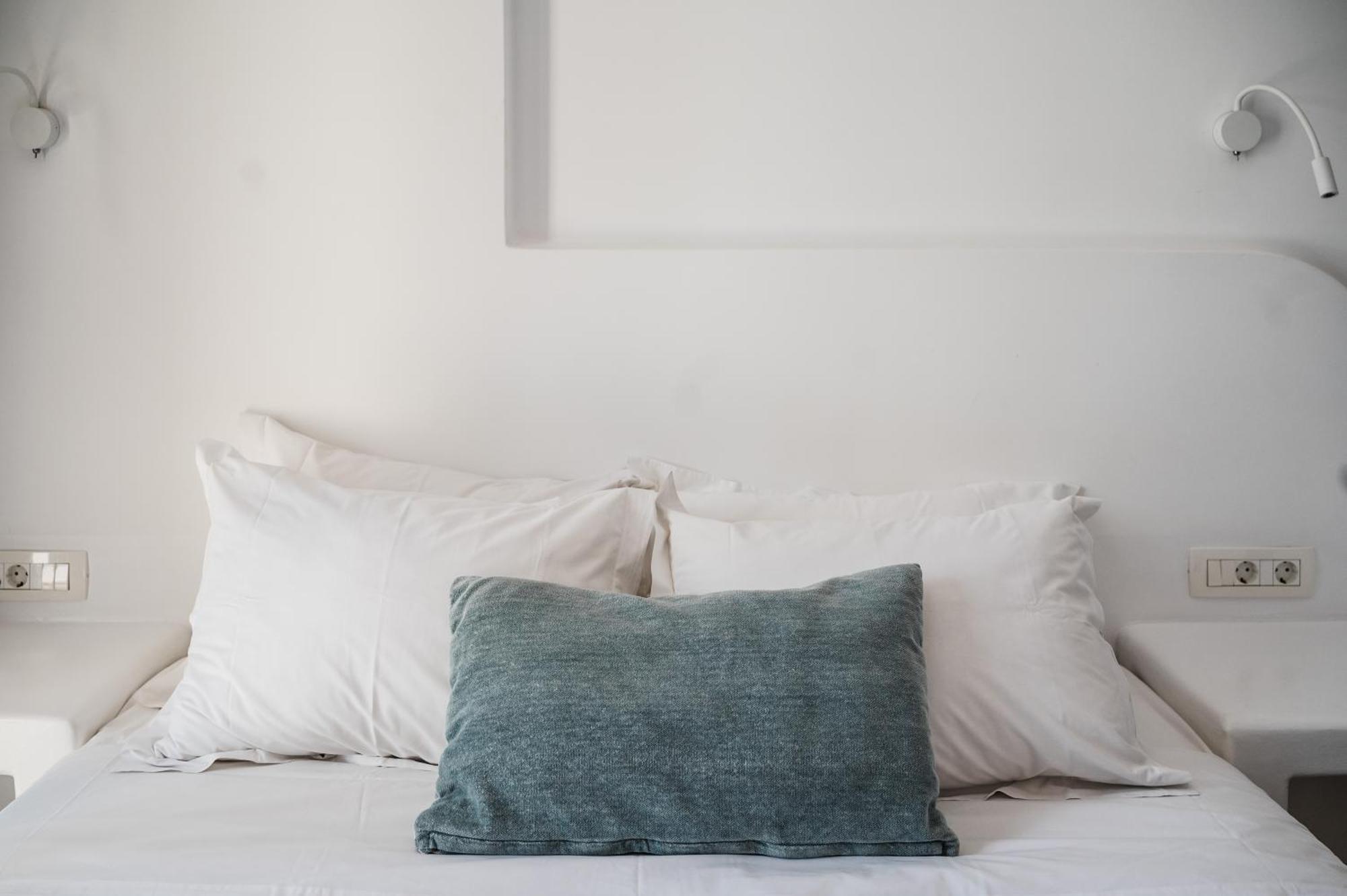 Amphitrite Santorini Aparthotel 3*