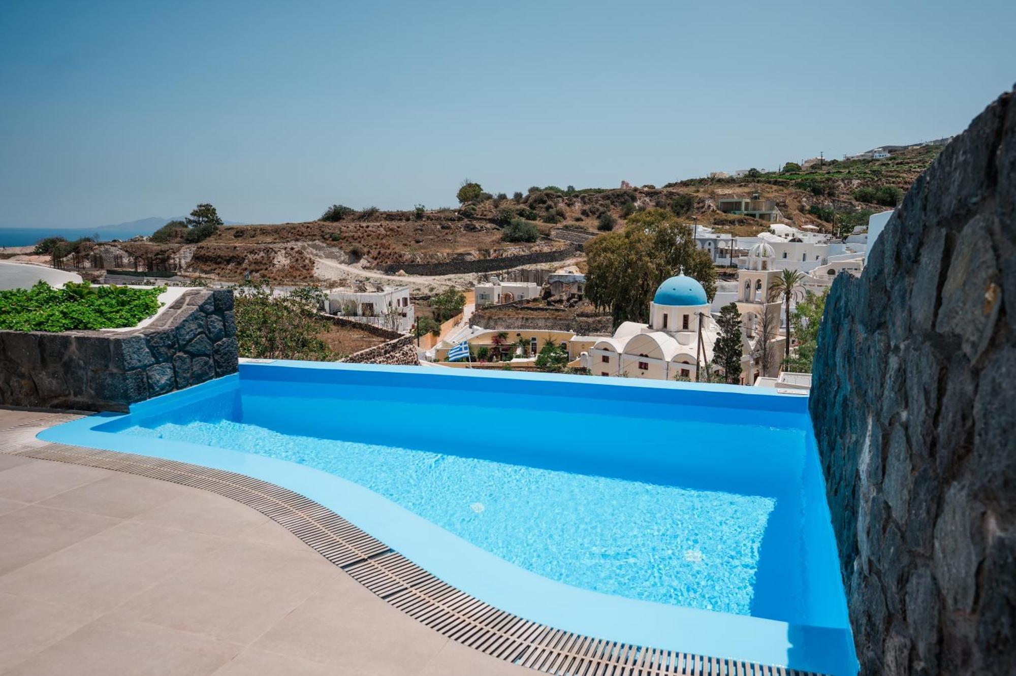 Amphitrite Santorini Aparthotel