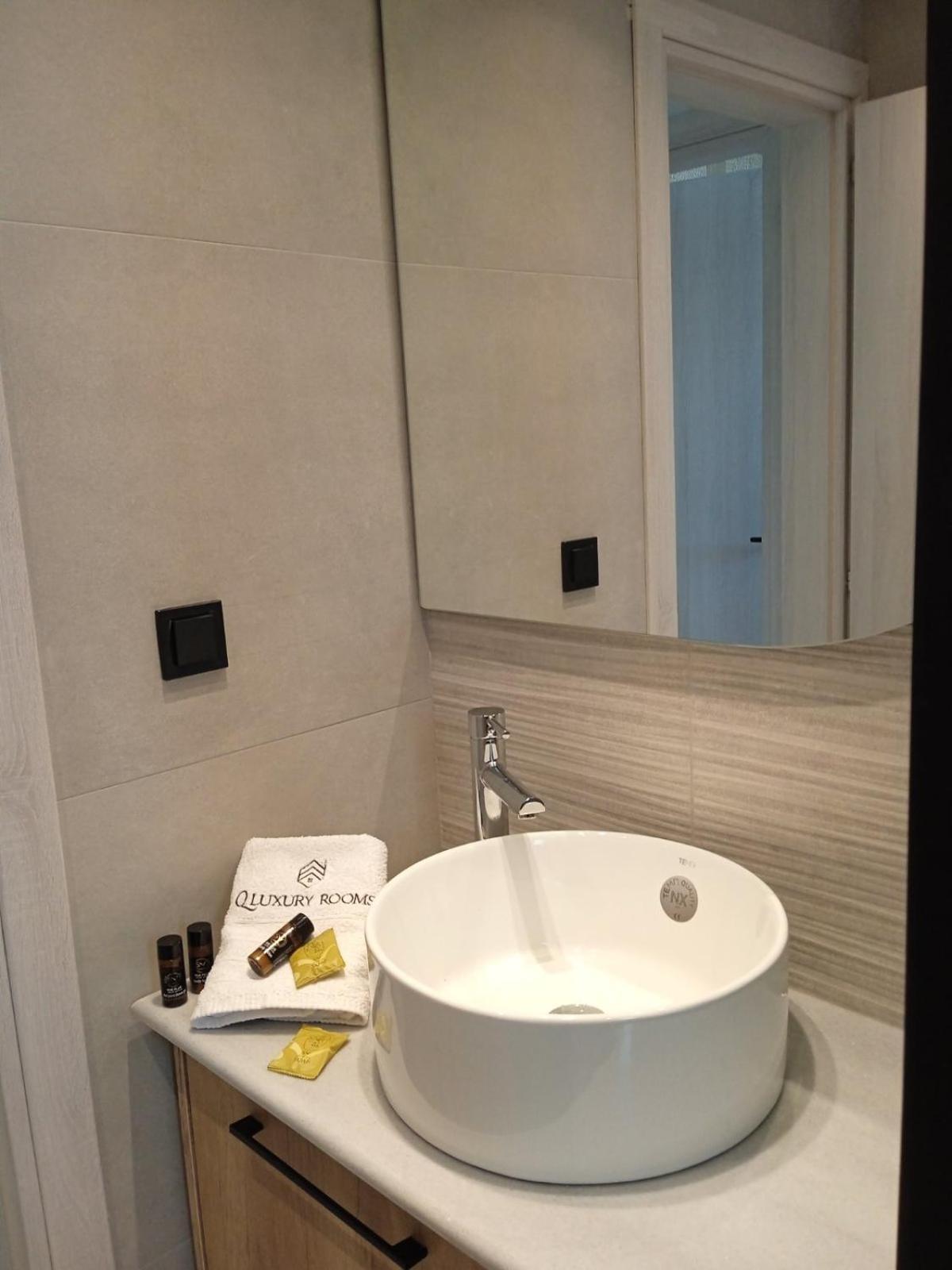 Q Luxury