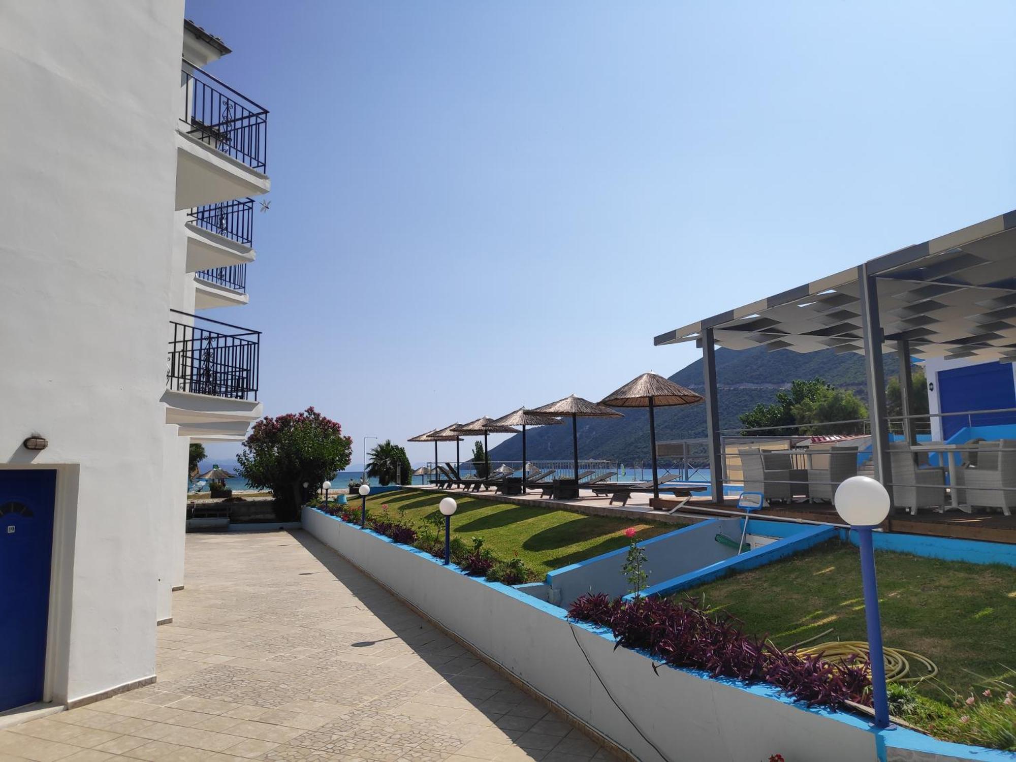 Surf Hotel 2*