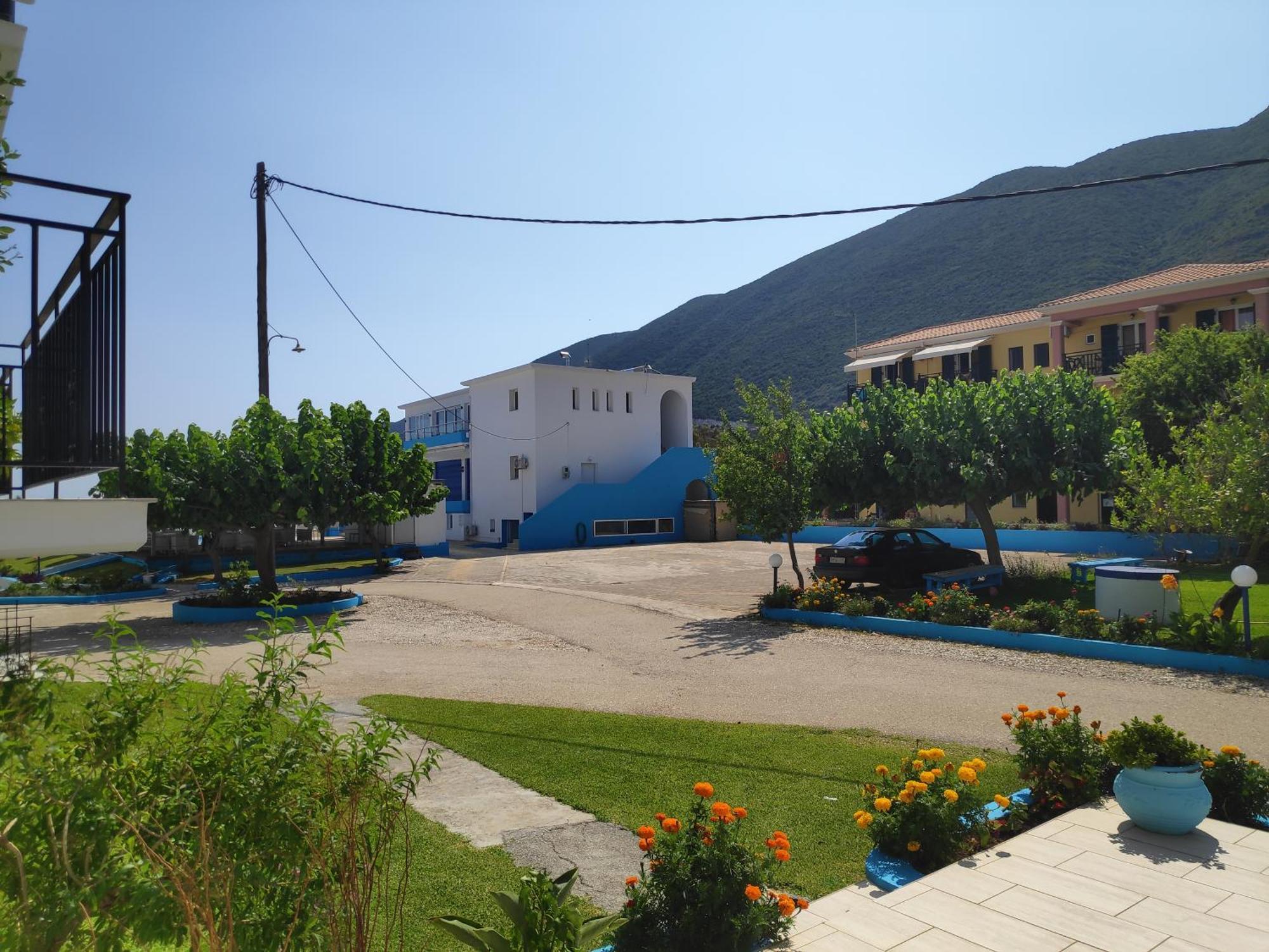 Surf Hotel 2*