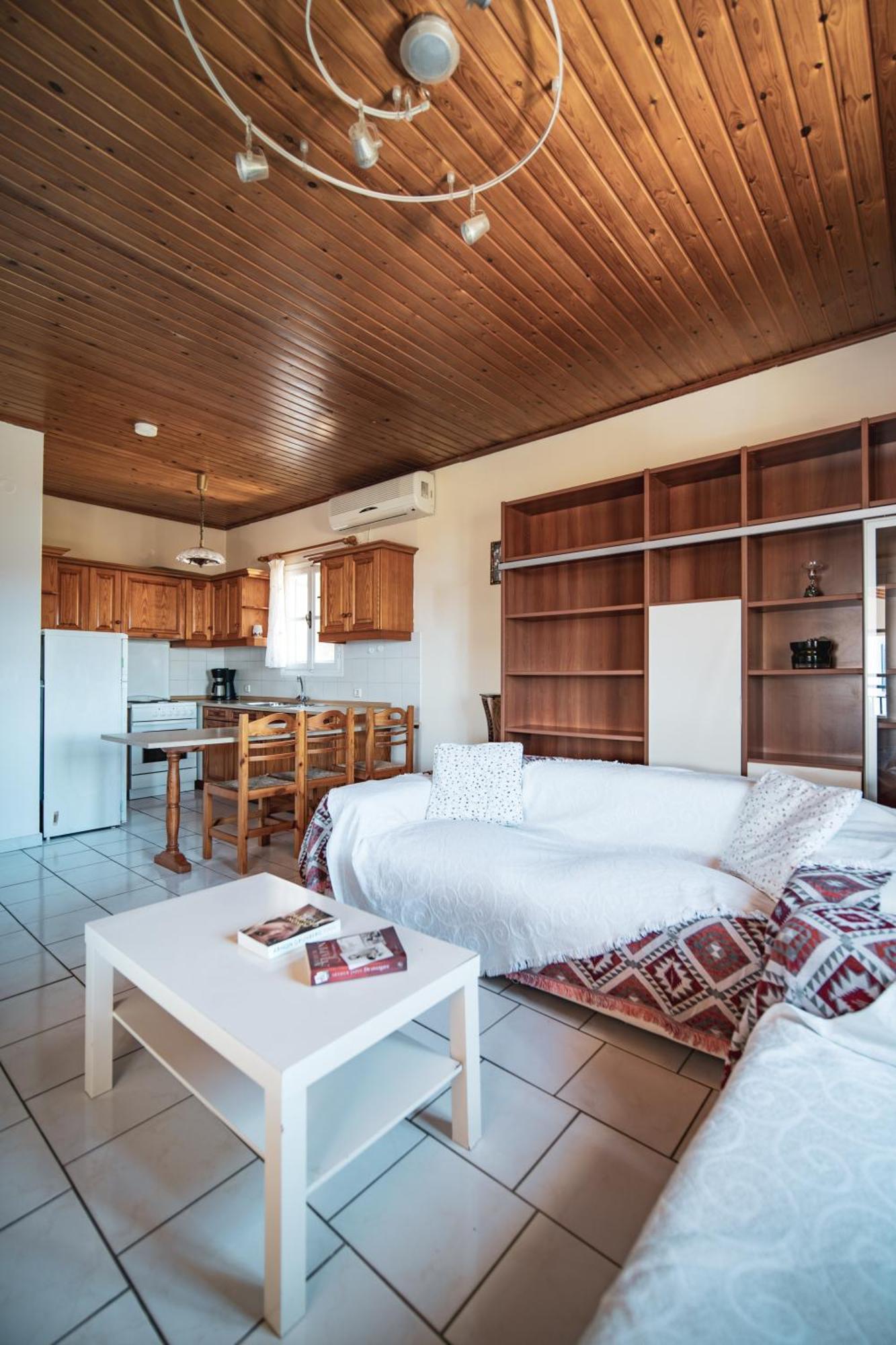 Philyra Appartments 2*