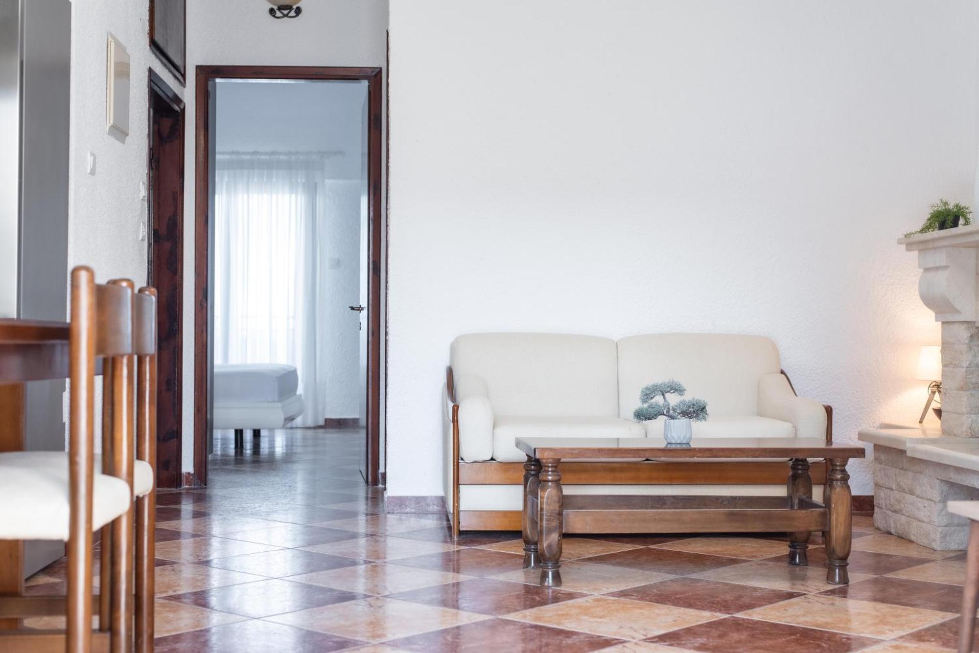 Houseloft Sandals Beachfront Apartment Polychrono