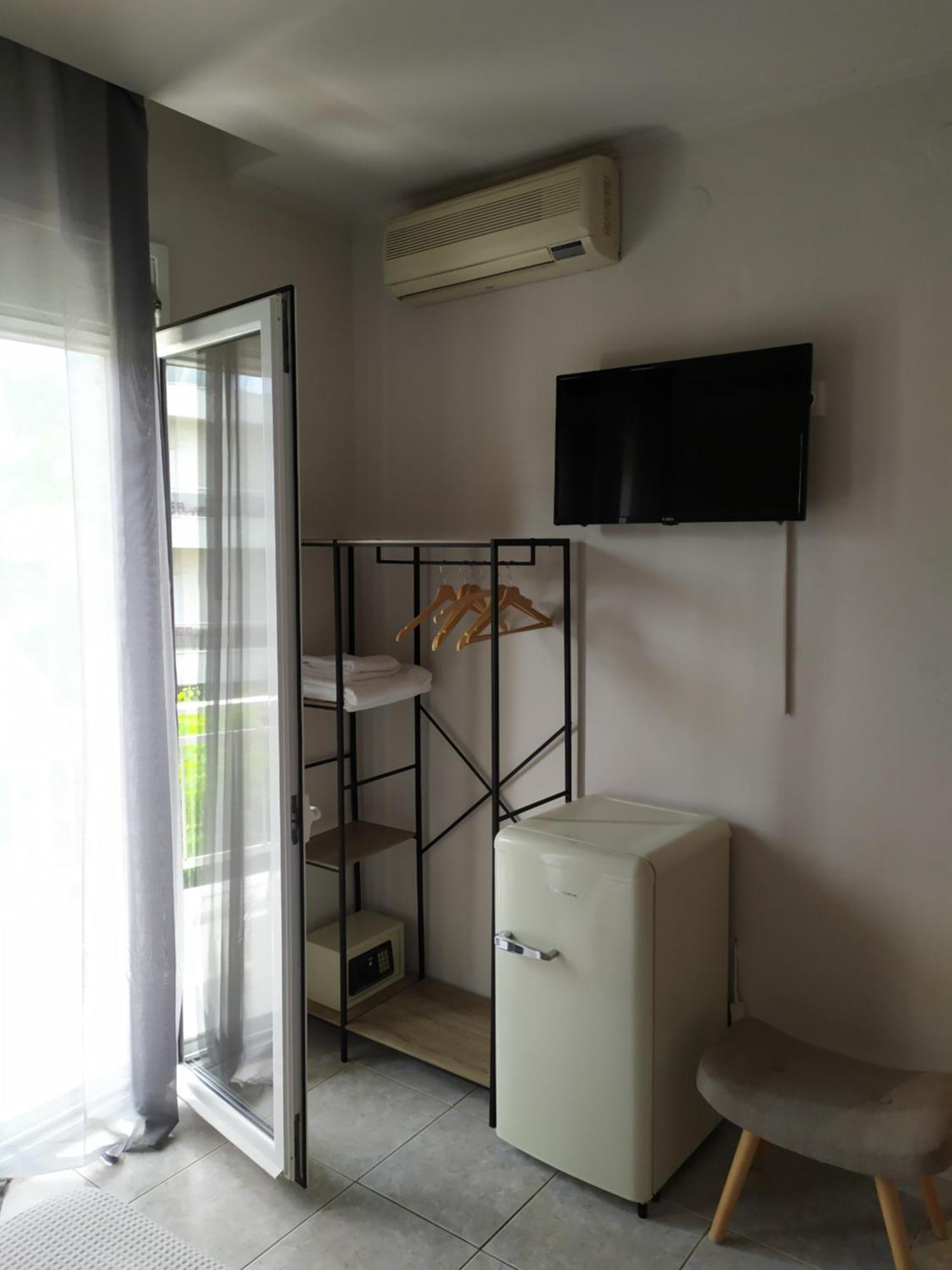 Periklis Guest house *