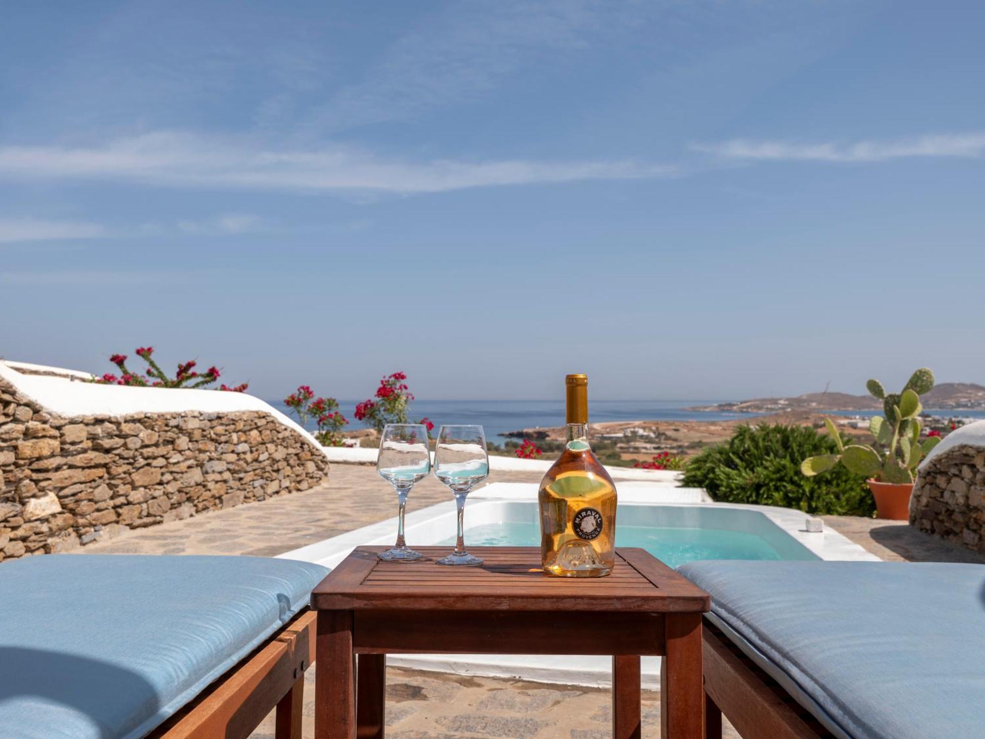 Peters Place - Paros Parasporos