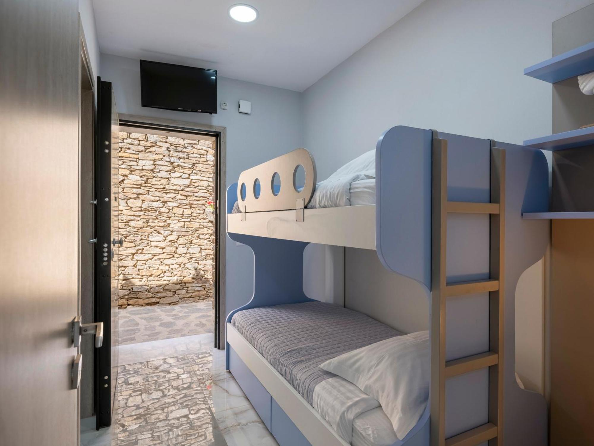Peters Place - Paros
