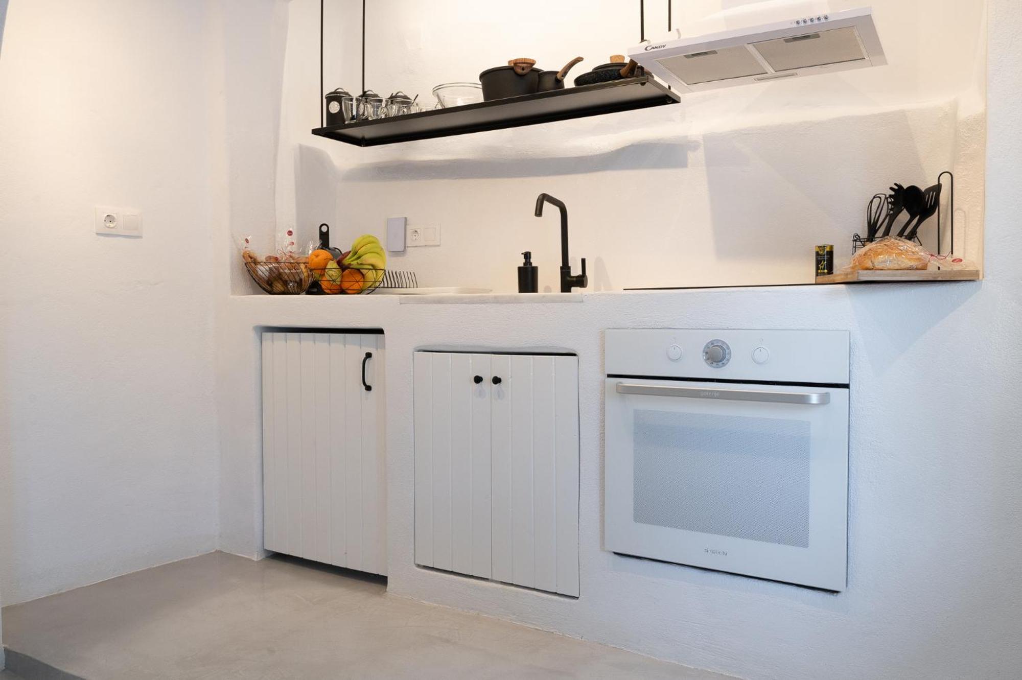 Pouletis Family - Akroyali Seaview Getaways Holiday home *