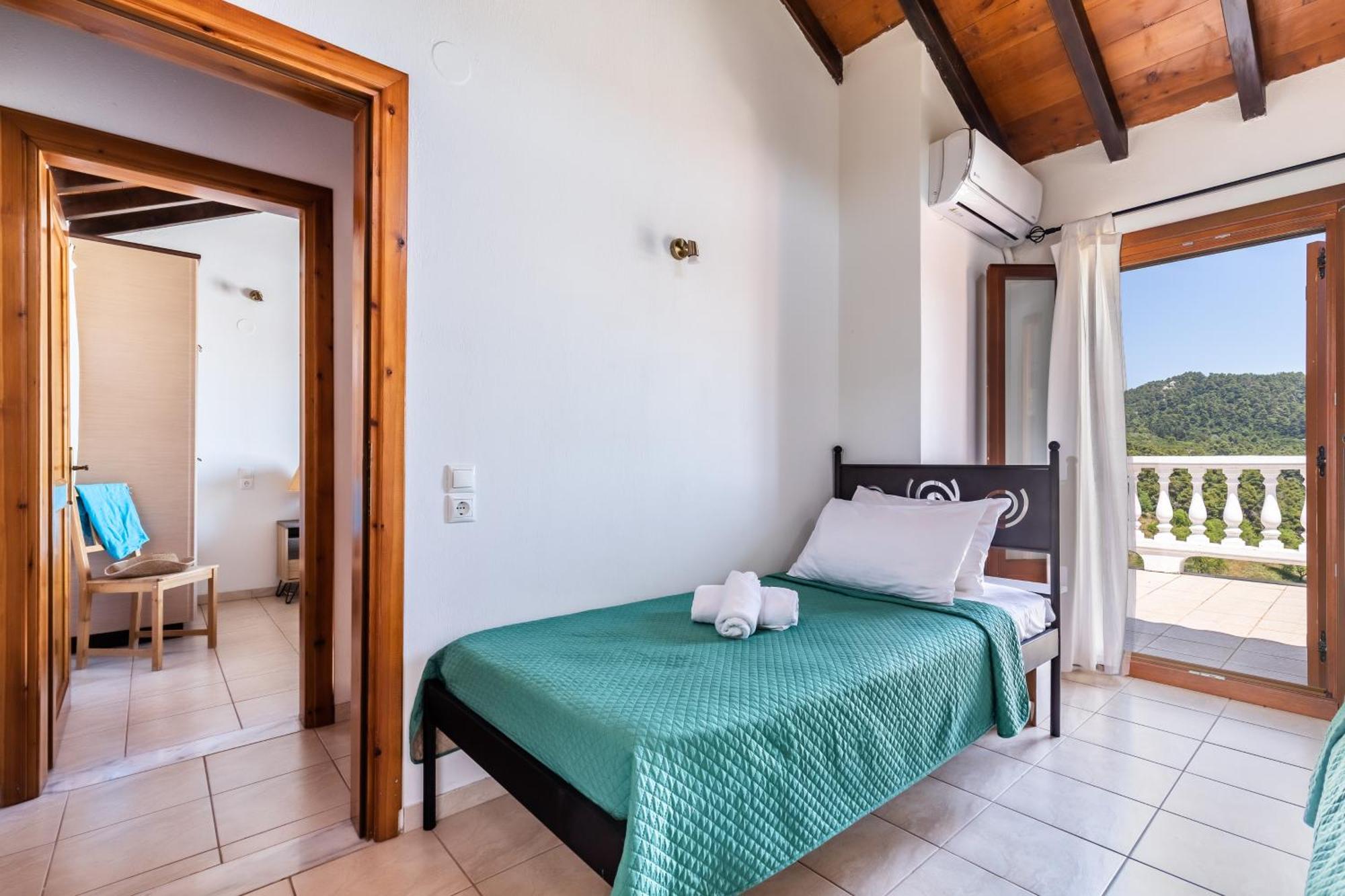 Skopelos Country Villa *