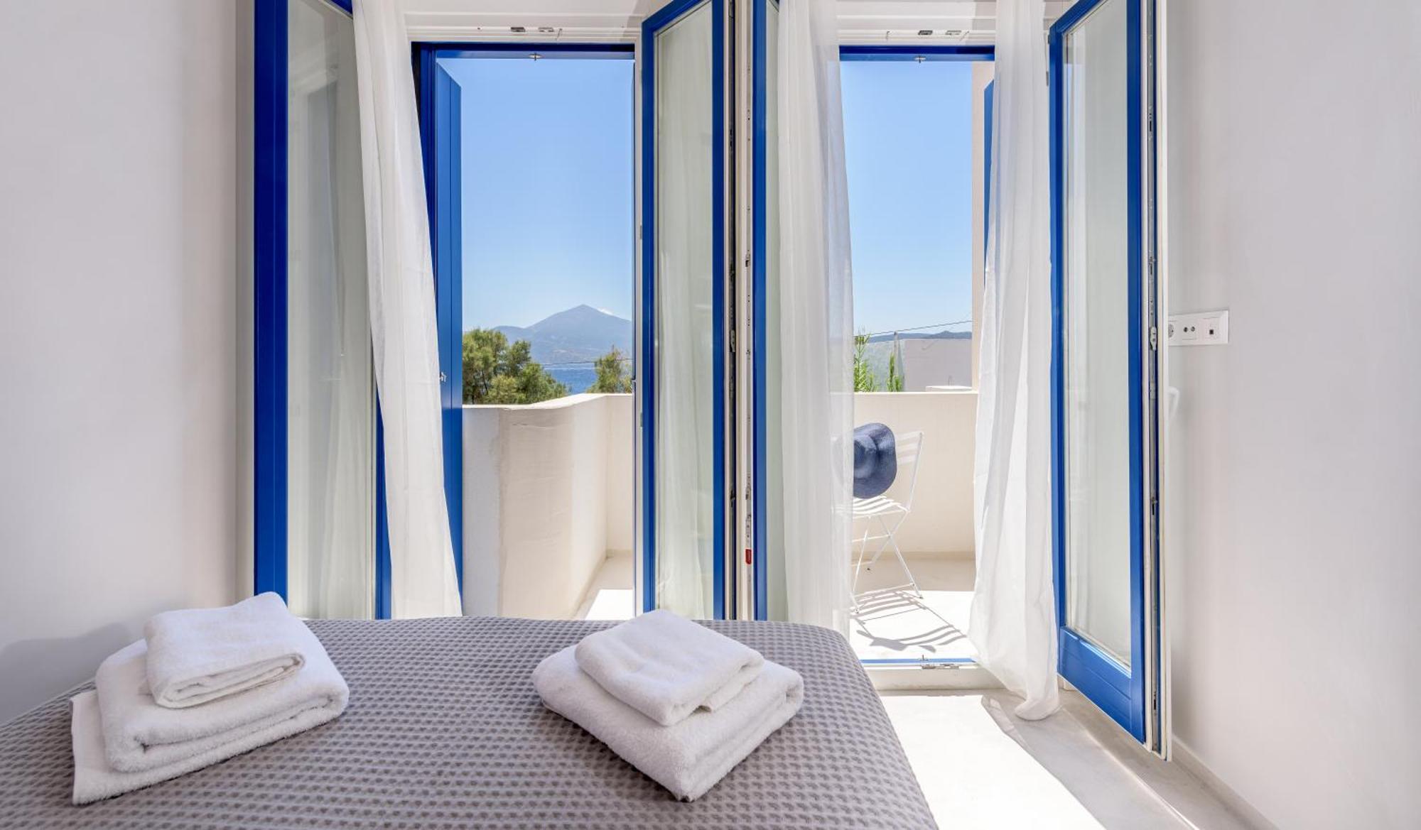Klima Bay Beachfront Boutique Holiday home