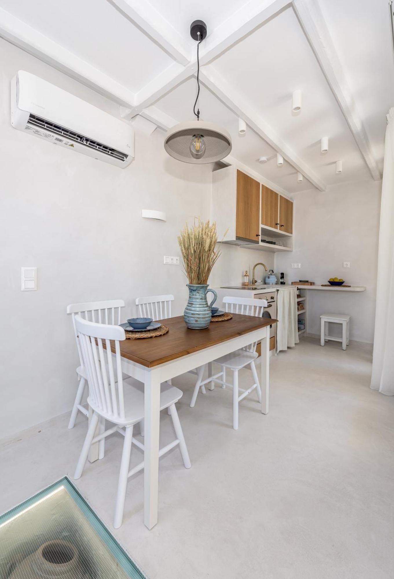 Klima Bay Beachfront Boutique Holiday home Klima (Milos)