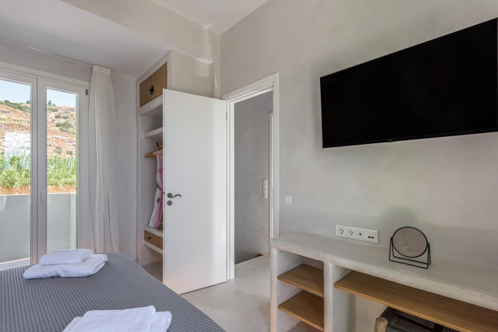 Klima Bay Beachfront Boutique Holiday home Klima (Milos)
