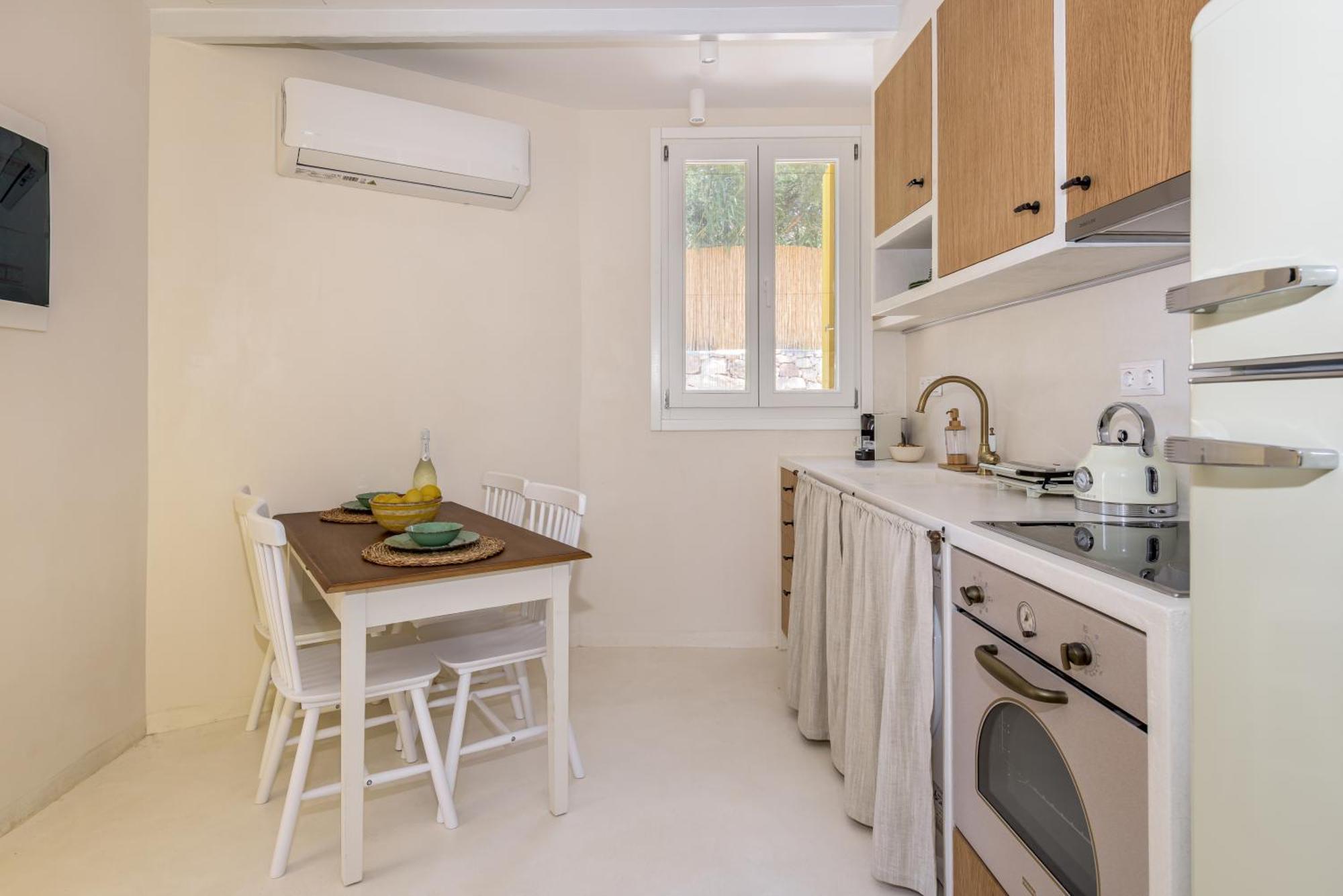 Klima Bay Beachfront Boutique Holiday home Klima (Milos)