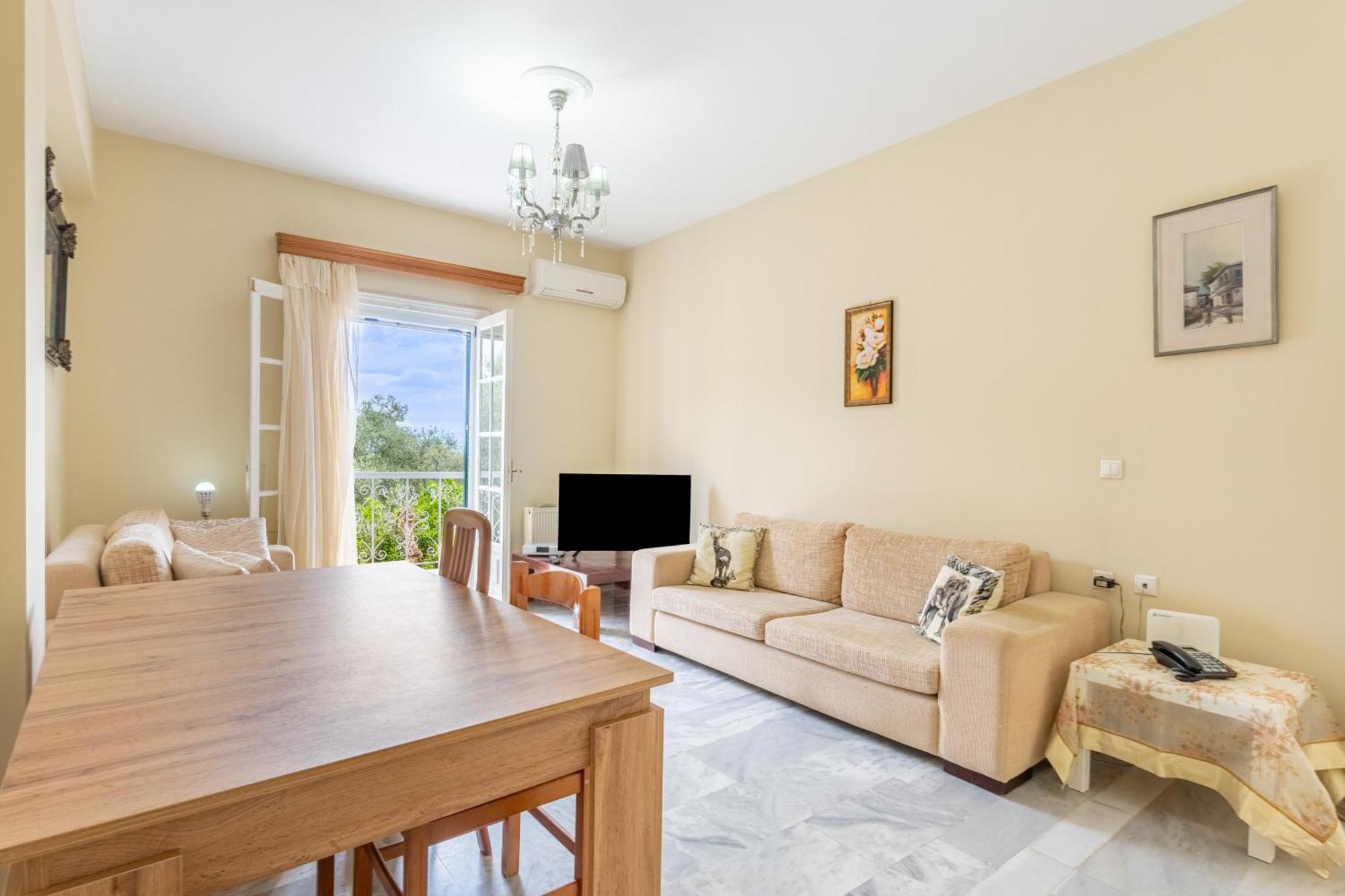 The 1 Apartment Vigglatouri