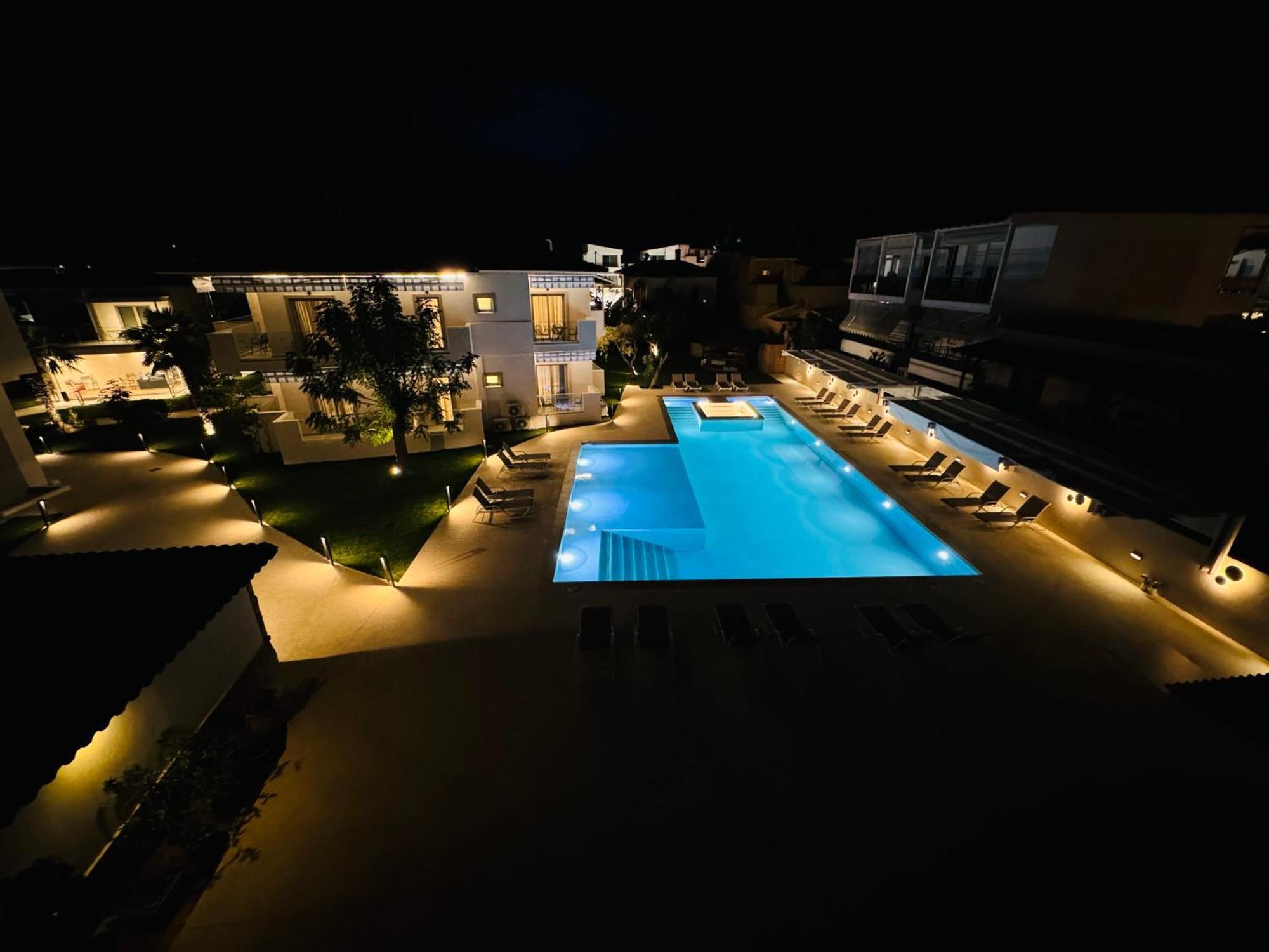 Studio Nikiti Beach Hotel *
