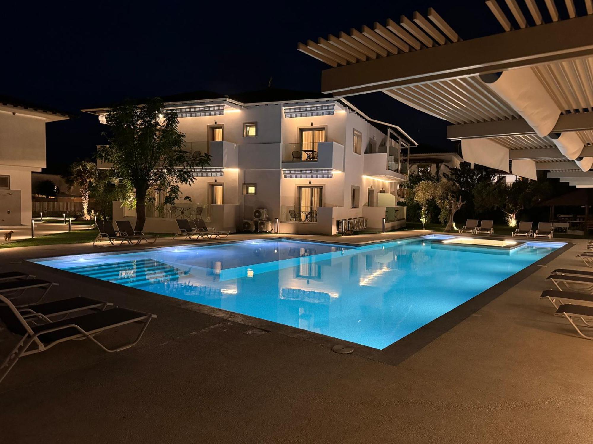 Studio Nikiti Beach Hotel *