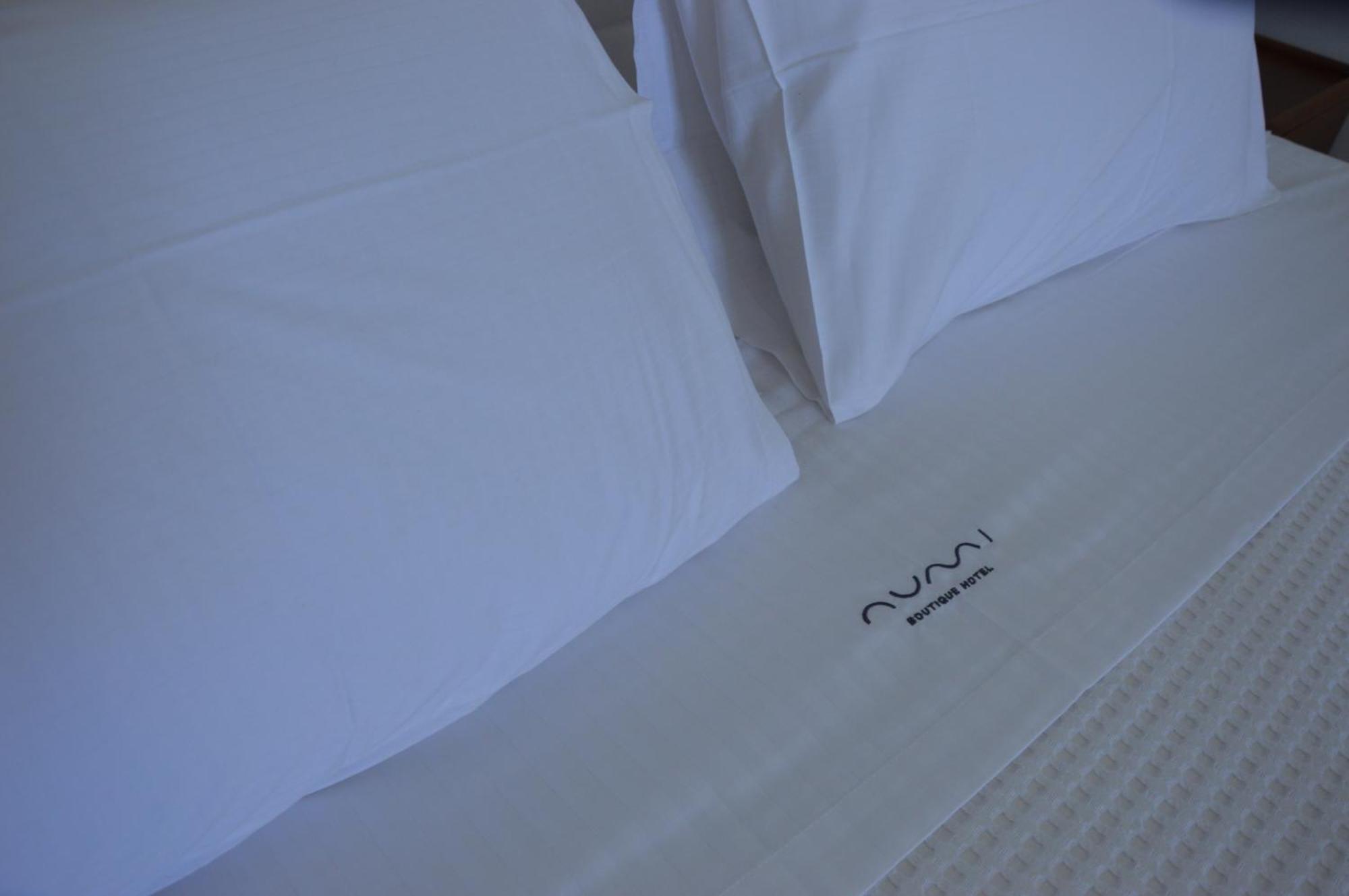 νumi Boutique