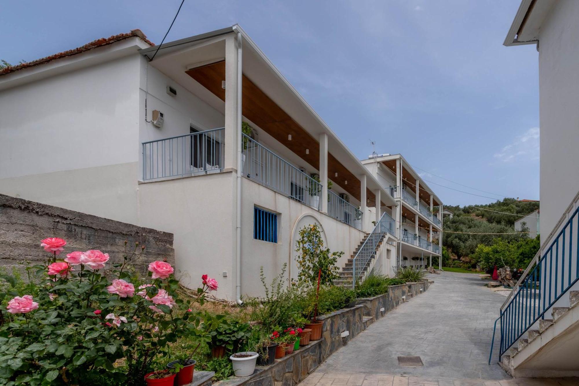 Pteleo Apartment *