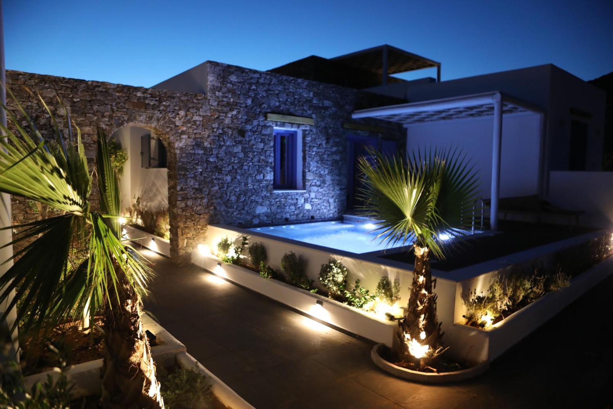 Hotel White Dream *