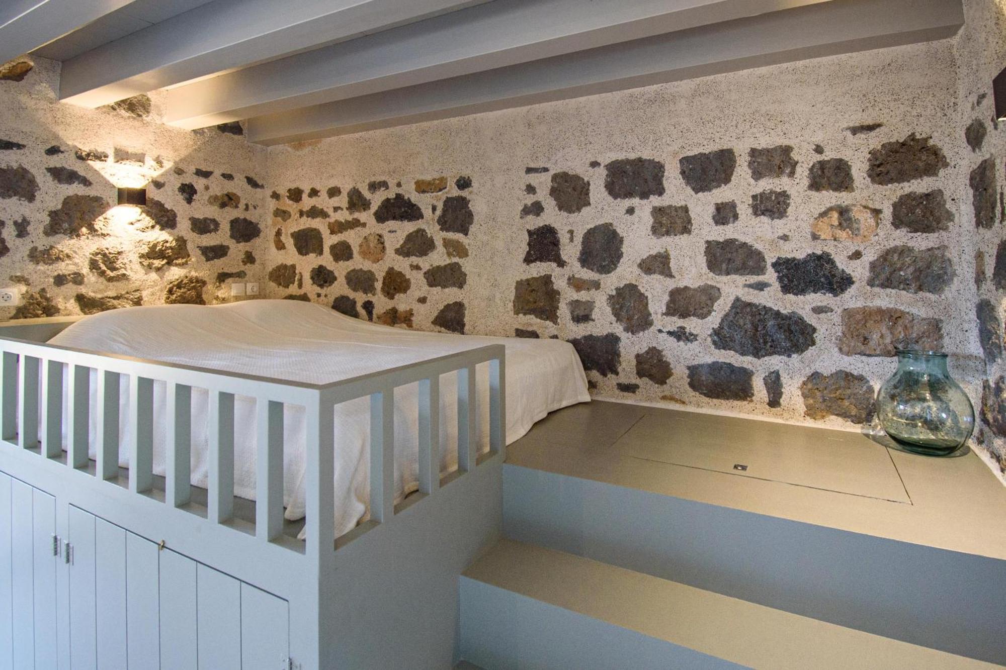 Pavlaina Complex Of Traditional Residences In Nisyros. Enjoy The Garden And The Sea View * Emporeios (Nisyros)