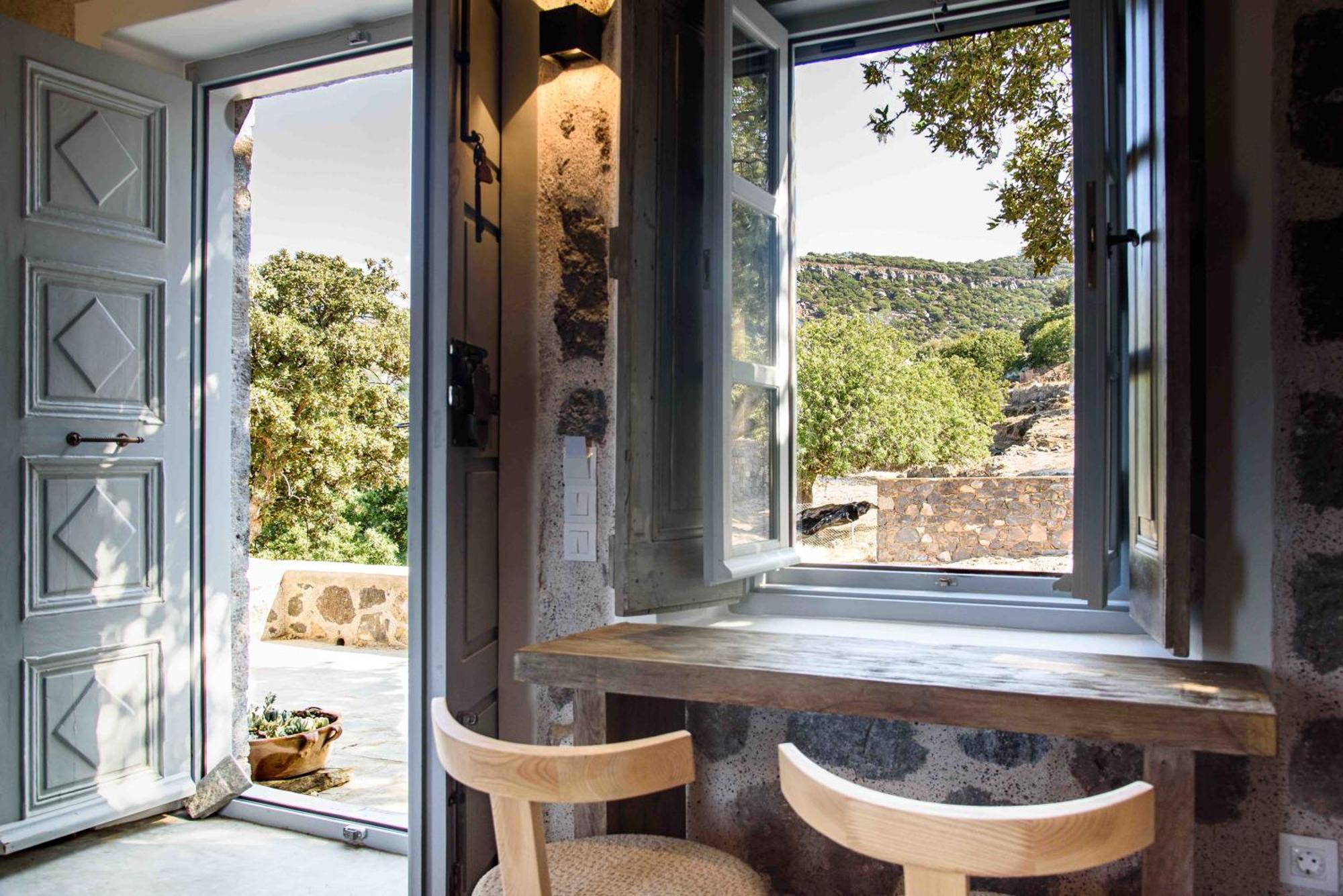 Pavlaina Complex Of Traditional Residences In Nisyros. Enjoy The Garden And The Sea View Apartment *