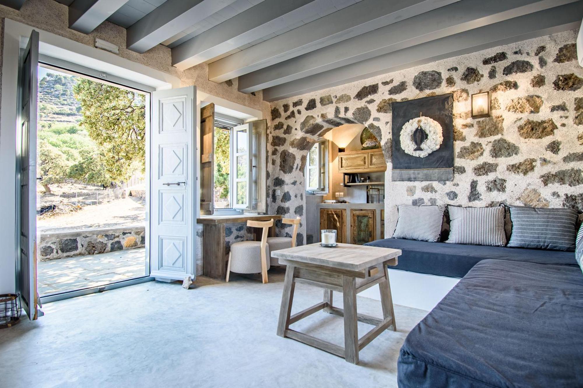 Pavlaina Complex Of Traditional Residences In Nisyros. Enjoy The Garden And The Sea View Emporeios (Nisyros)