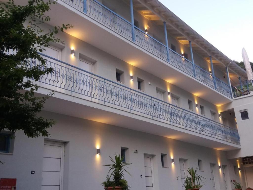 Aκrotiriresort