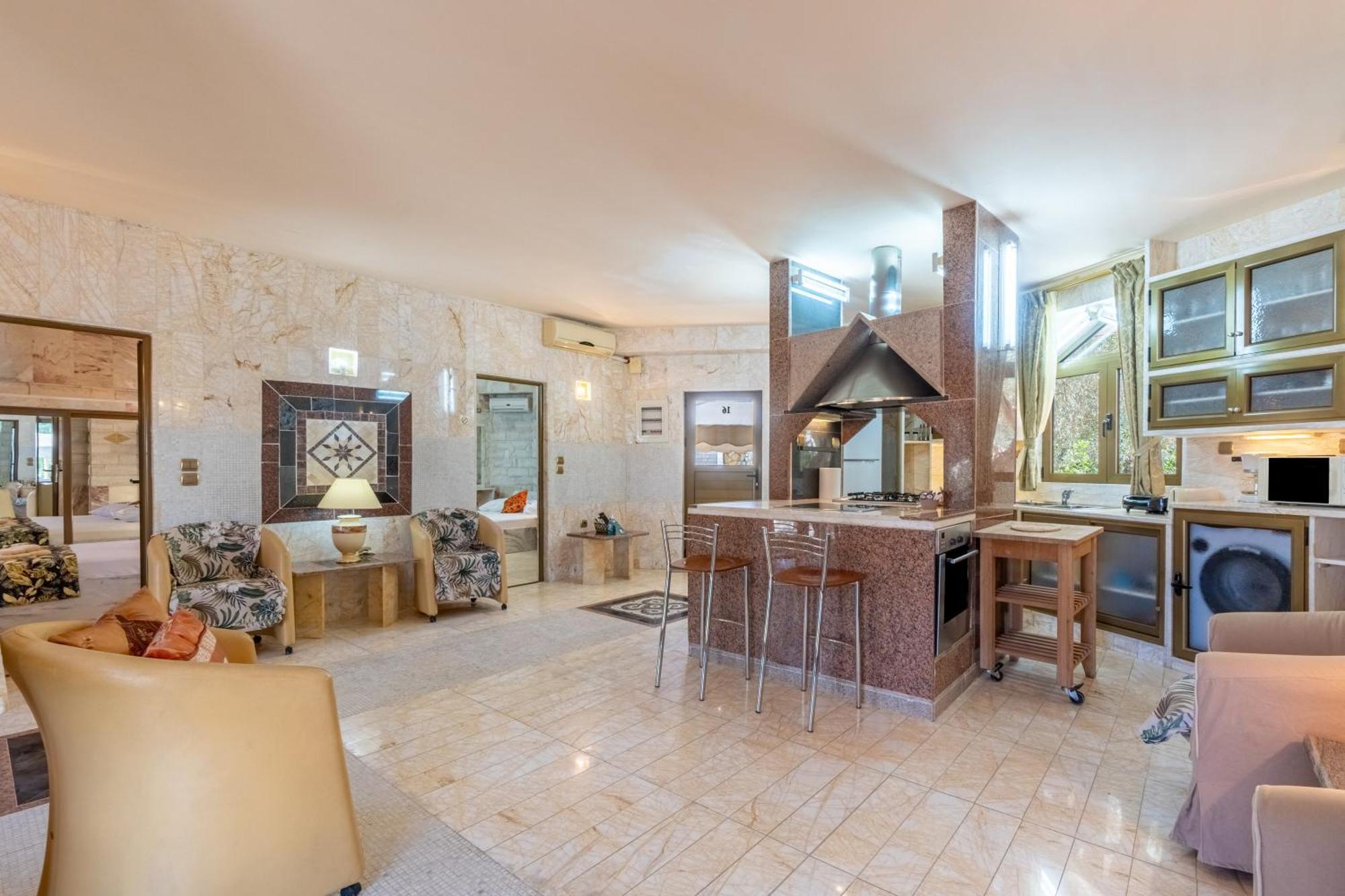 Paco's Luxury House 16 Villa