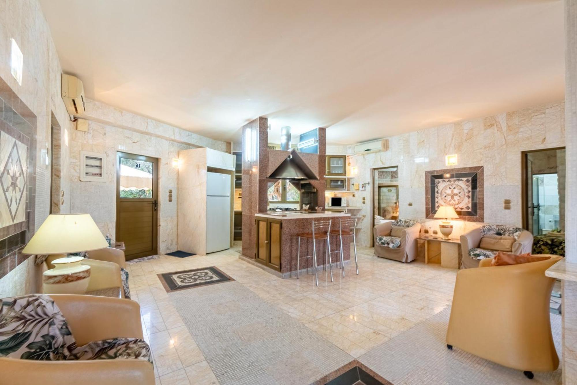 Paco's Luxury House 16 Villa *