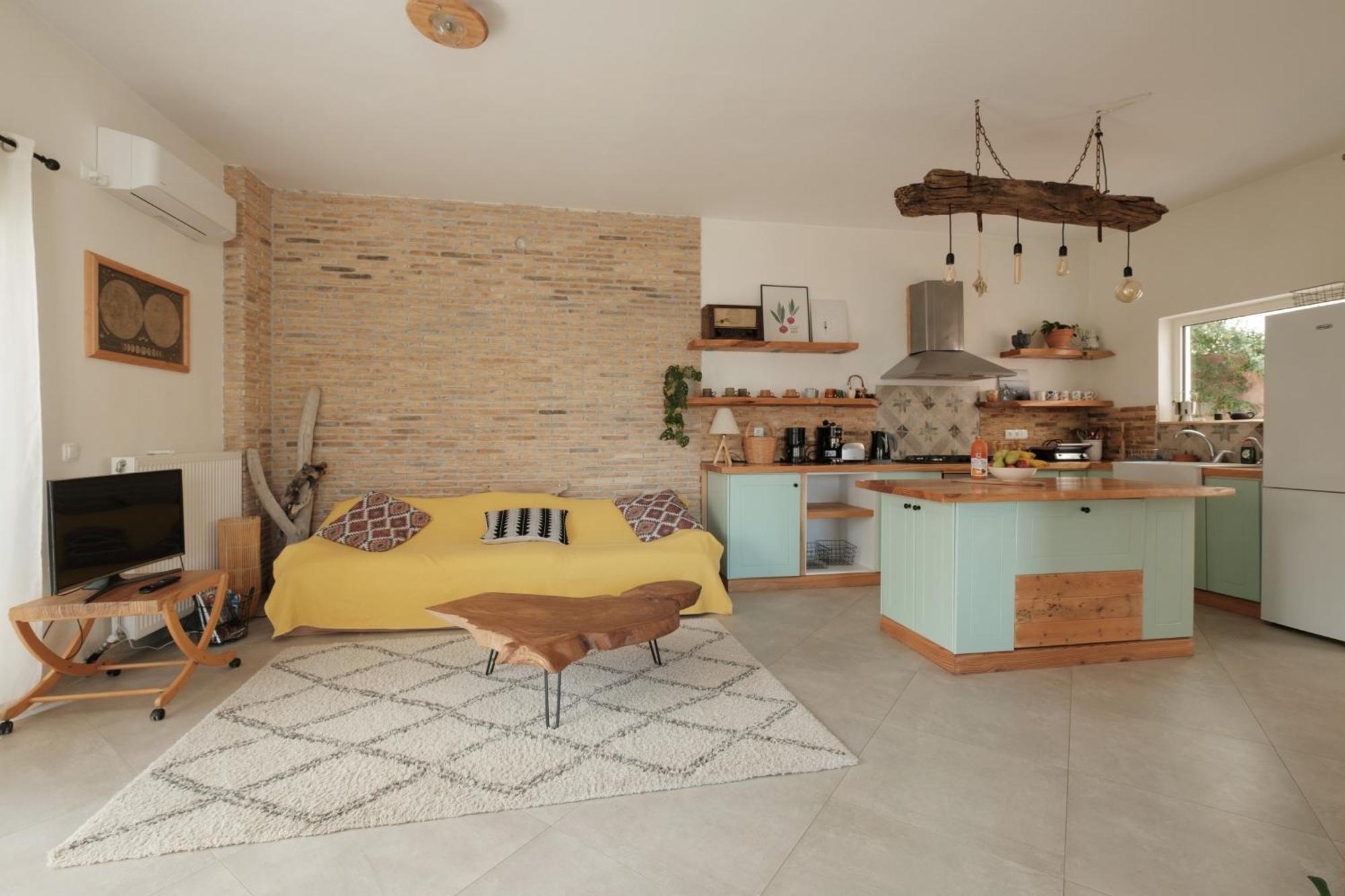 Zacharenia Cozy House With Sea Views *