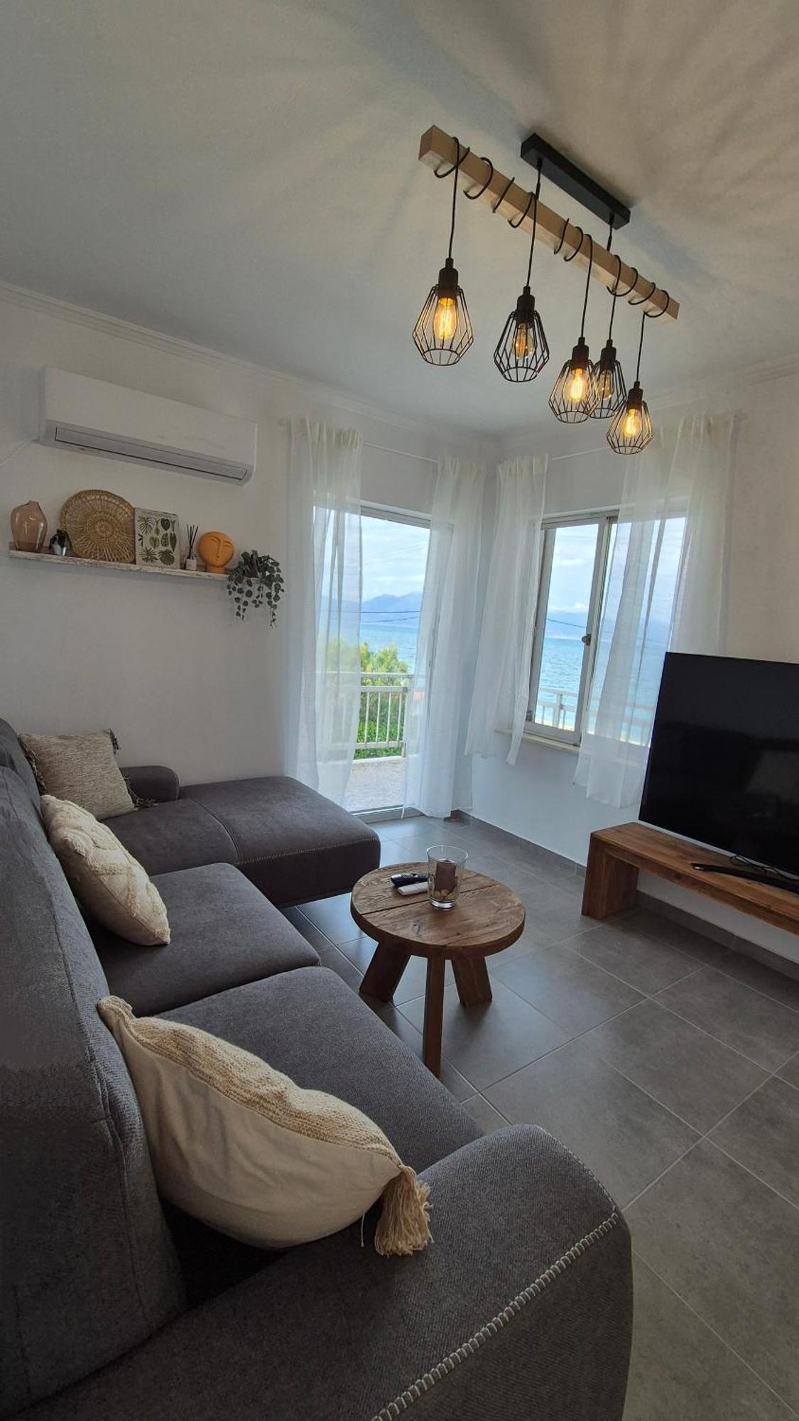 Lana's Place Kalamos (Attica)