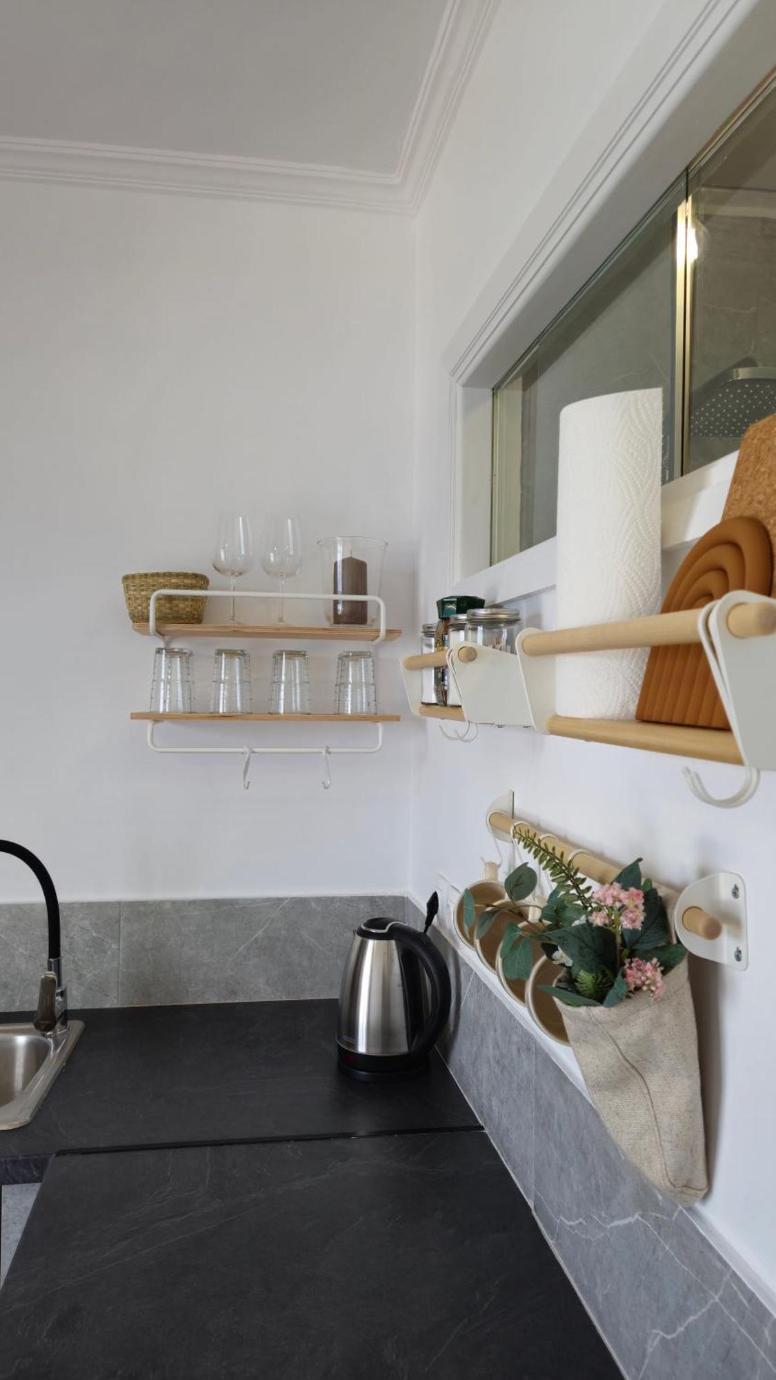 Lana's Place Apartment *