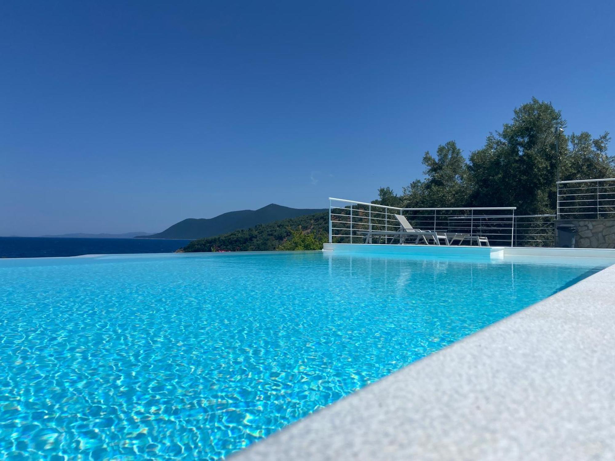 Seaview Pteleos