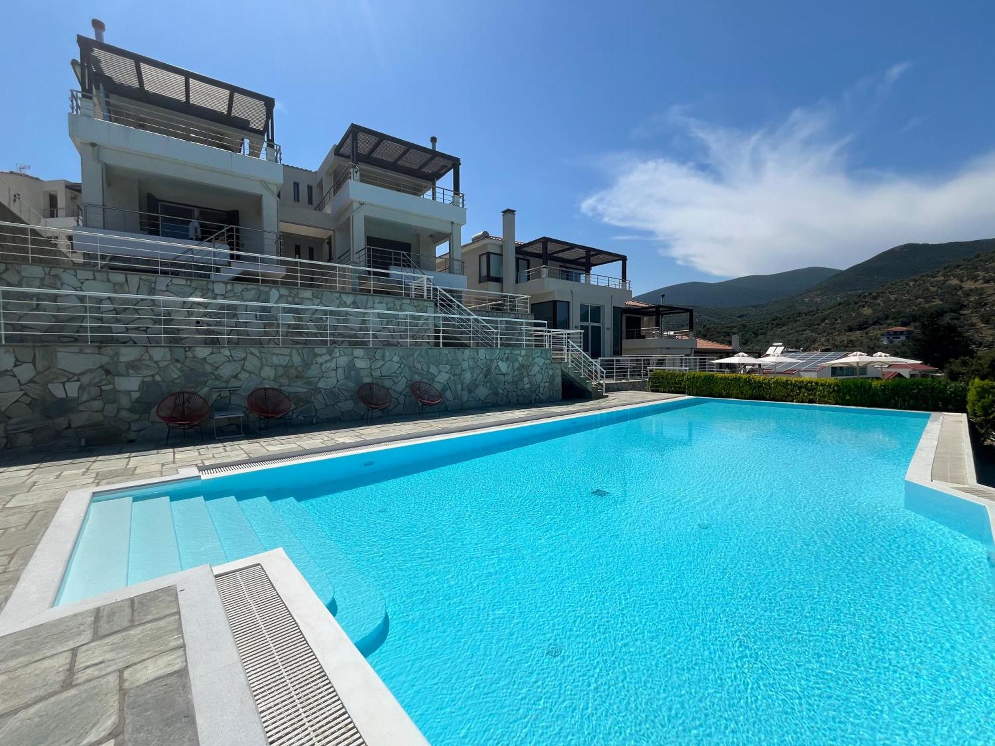 Seaview Pteleos
